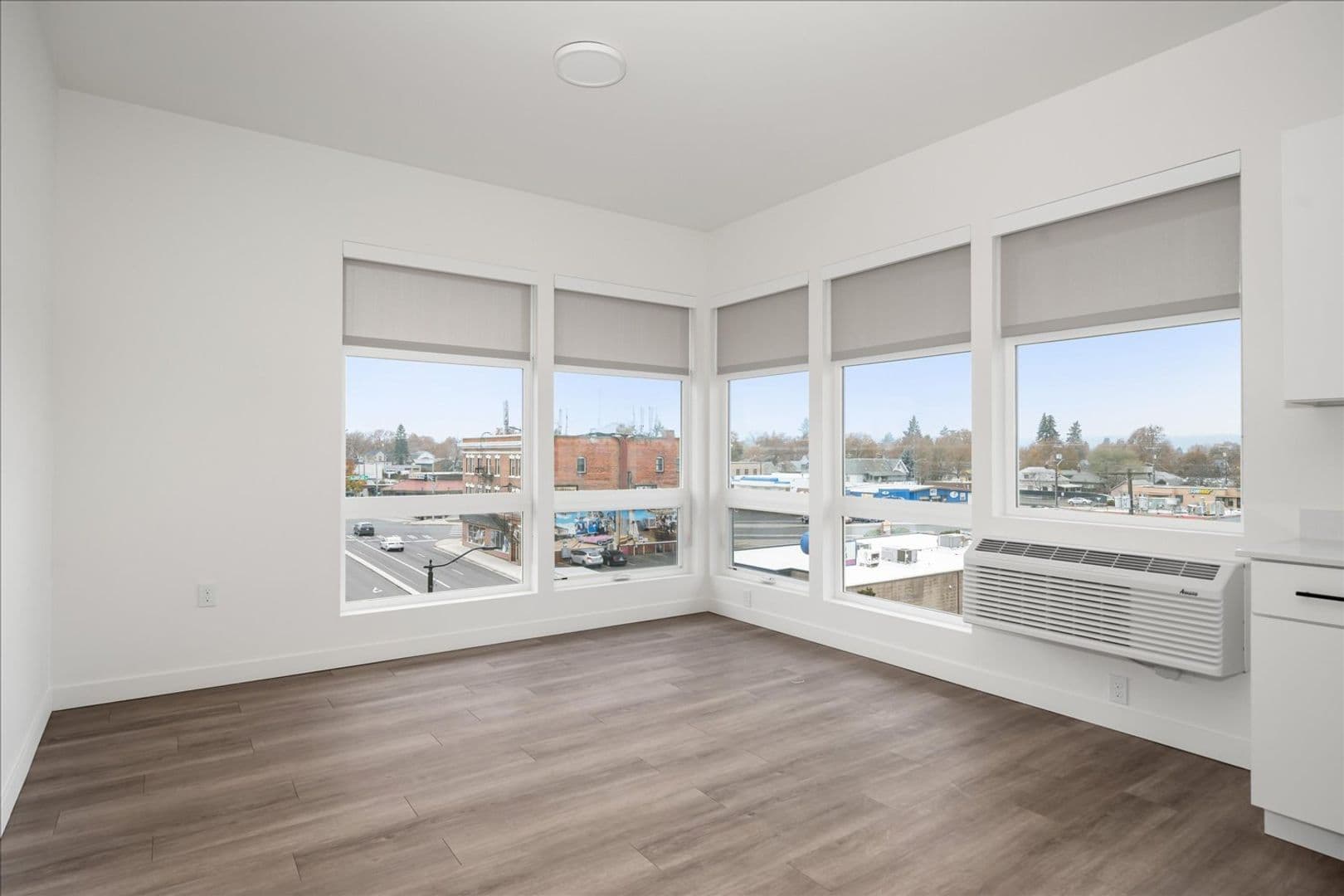 Spokane Apartment: 2002 N Monroe St