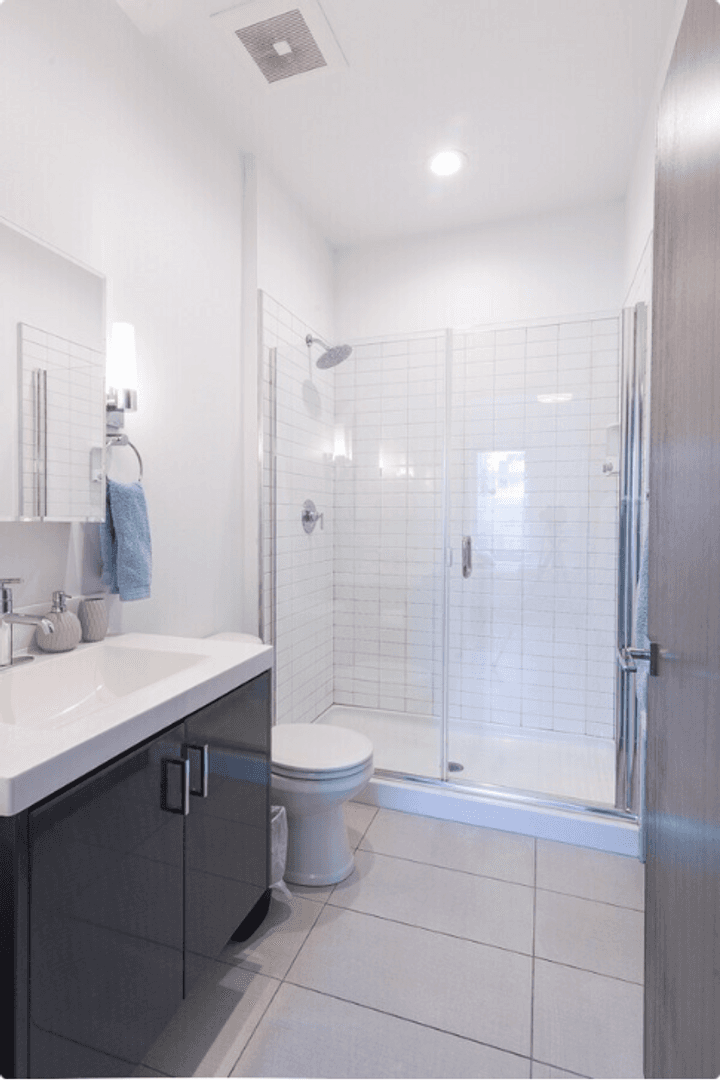 Spokane Apartment: 1310 W College Avenue