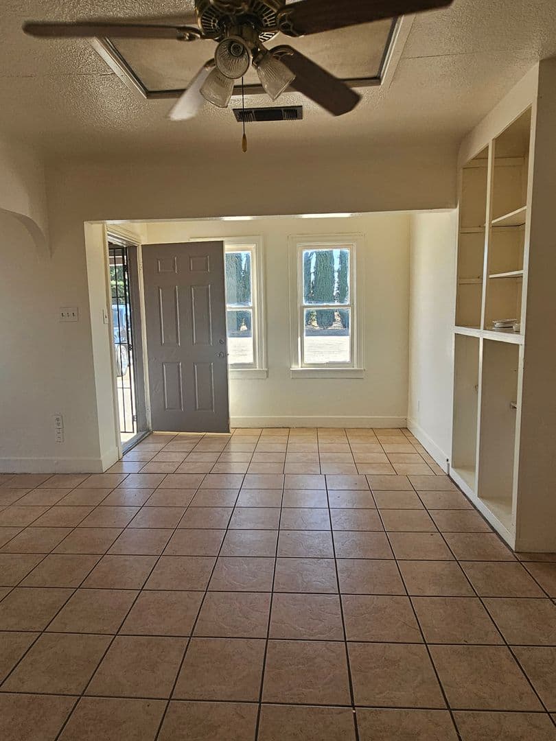 Dinuba House: 10549 S Alta Ave. #A