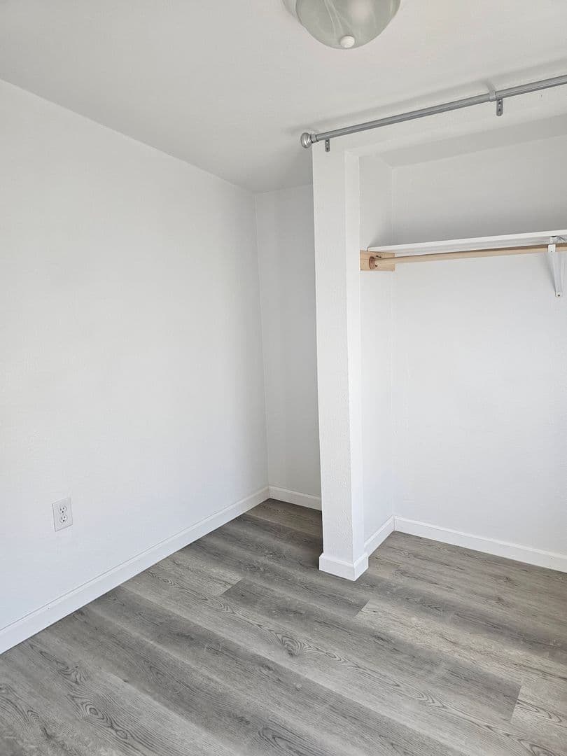 Orosi House: 12885 Albert Avenue