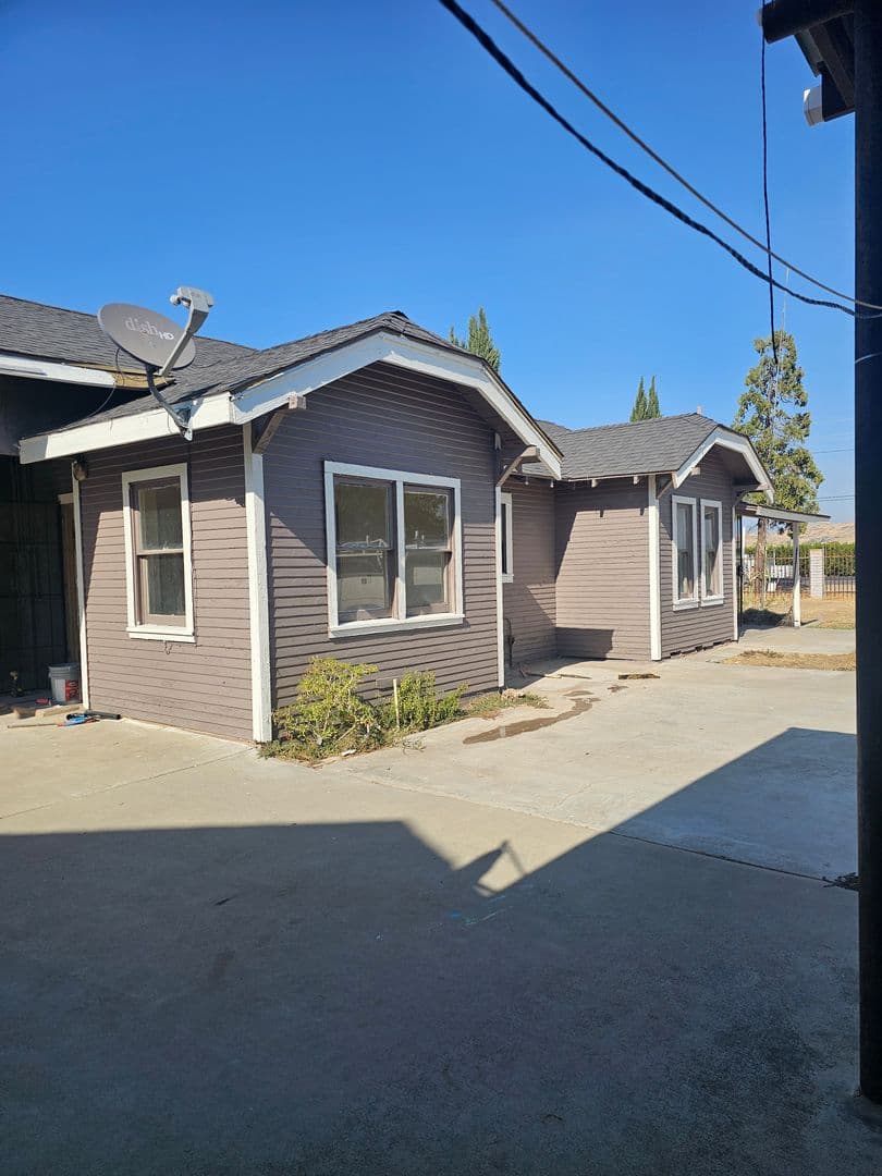 Dinuba House: 10549 S Alta Ave. #A