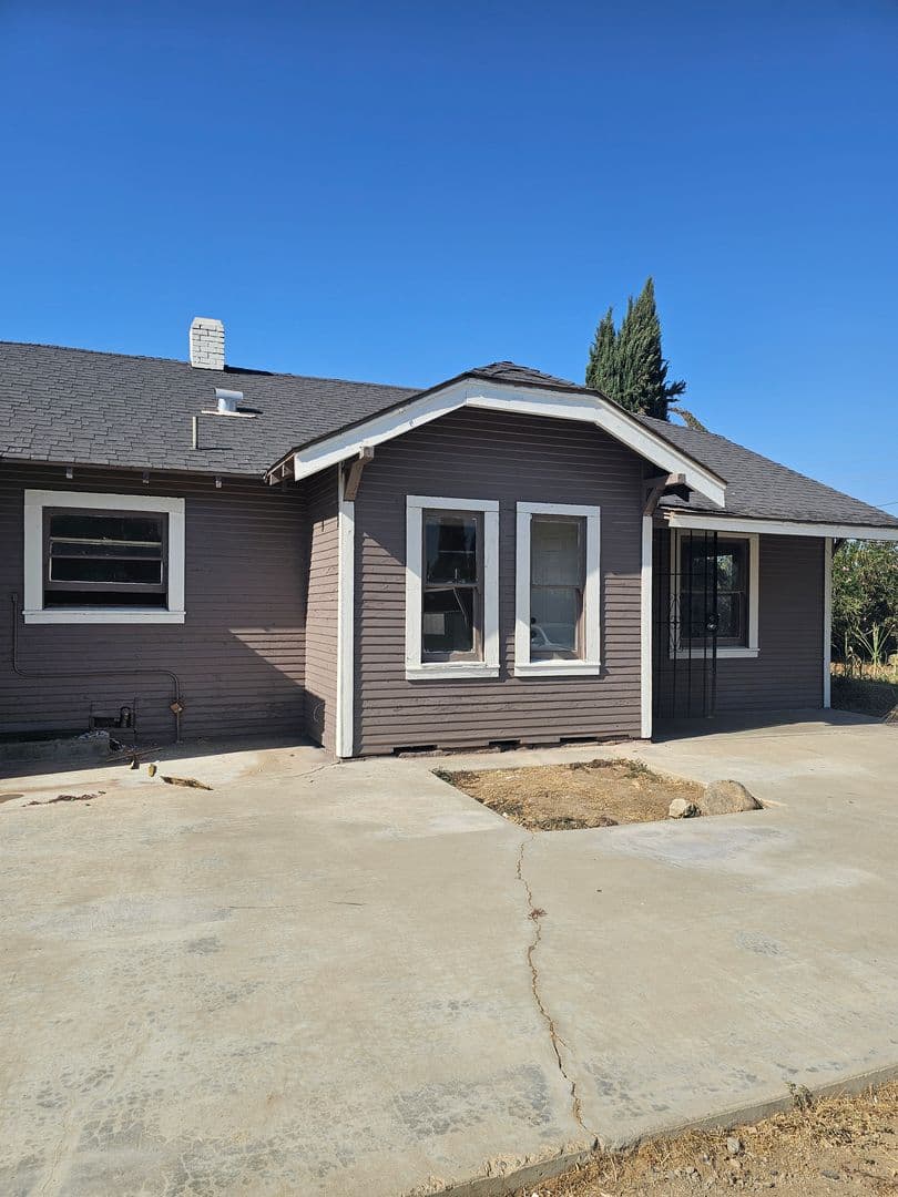 Dinuba House: 10549 S Alta Ave. #A