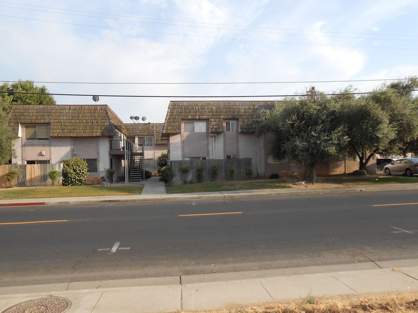 Dinuba Apartment: 1091 N. Bates Ave