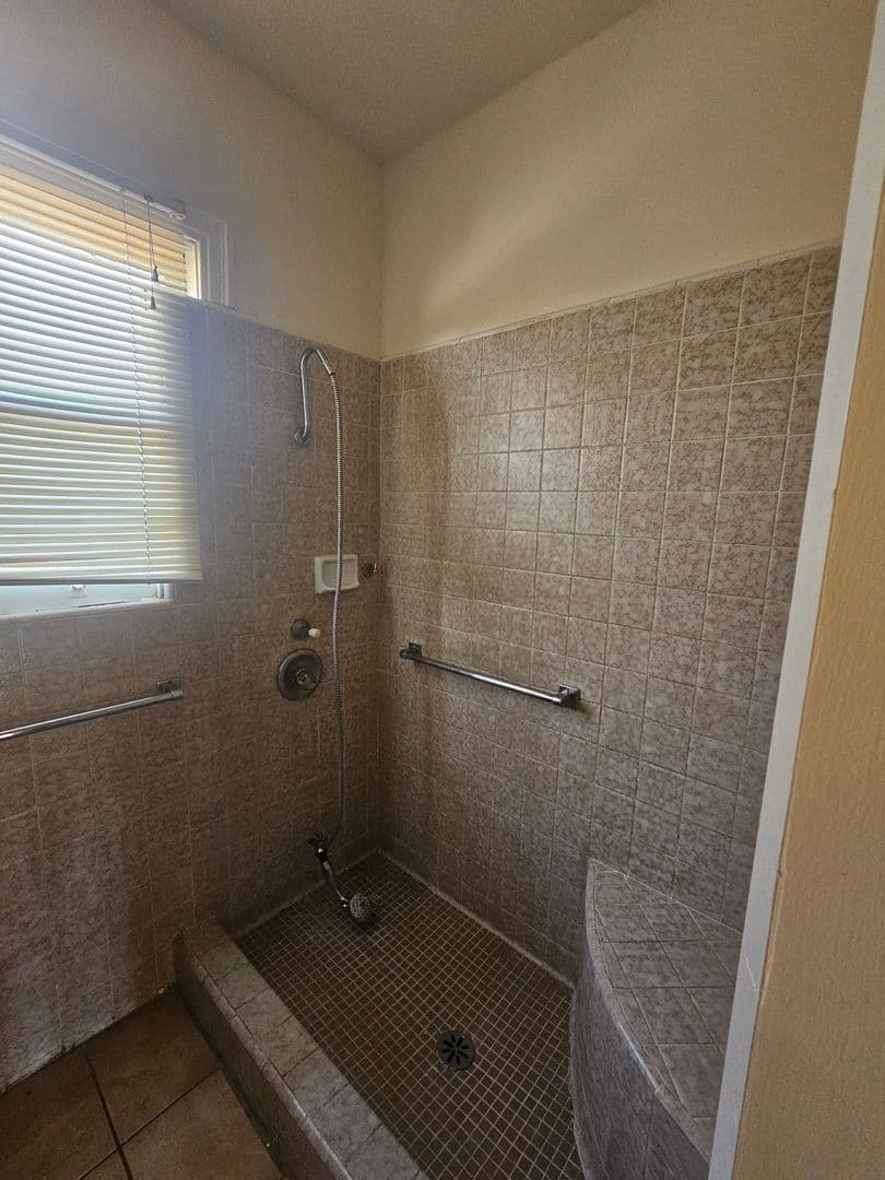 Dinuba House: 10549 S Alta Ave. #A