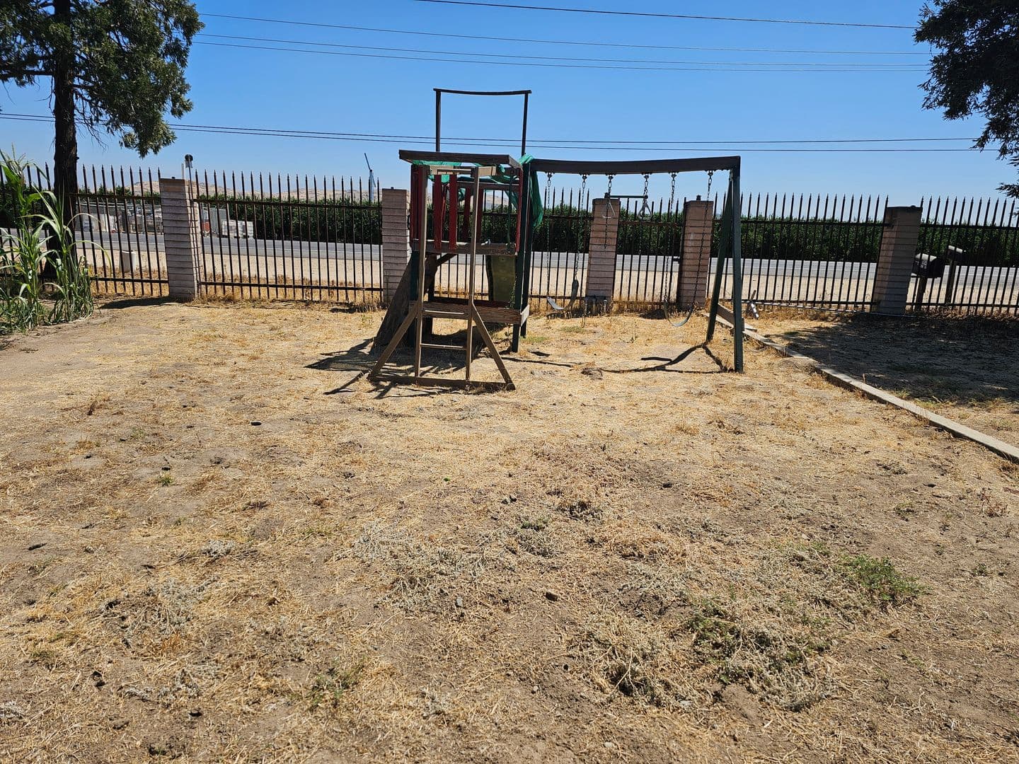 Dinuba House: 10549 S Alta Ave. #A