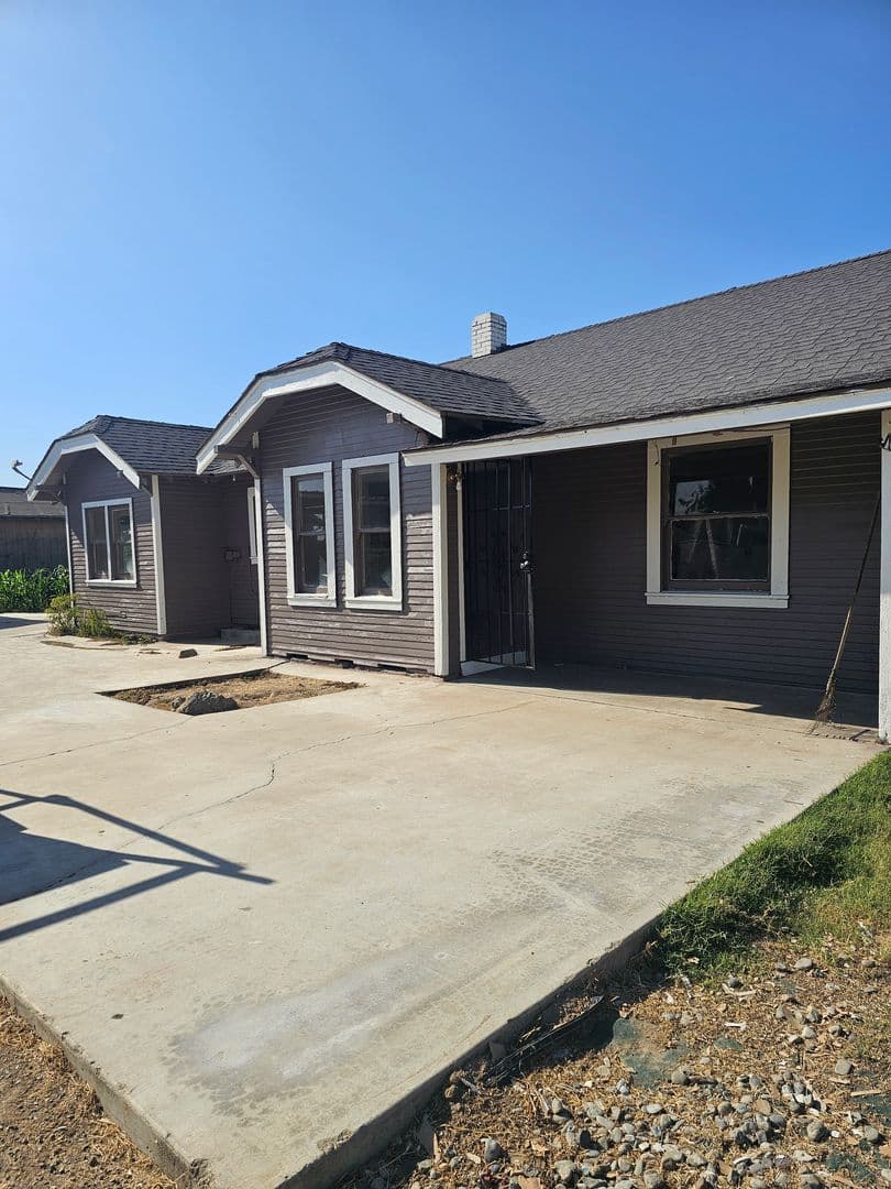 Dinuba House: 10549 S Alta Ave. #A
