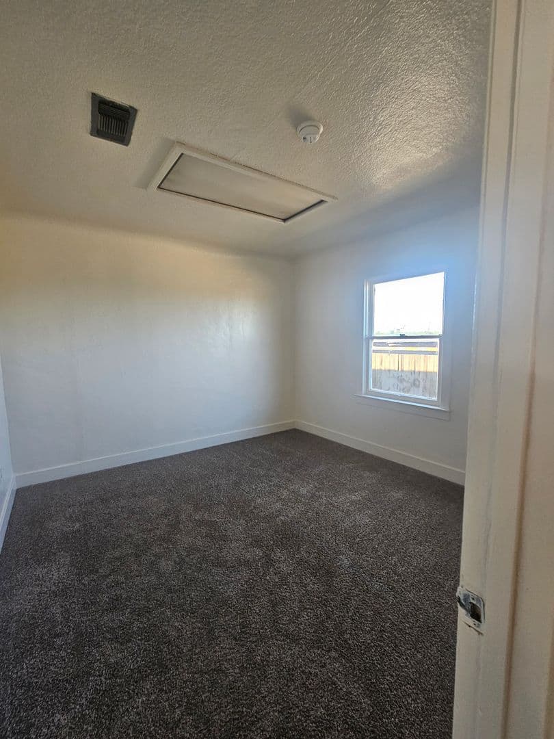 Dinuba House: 10549 S Alta Ave. #A