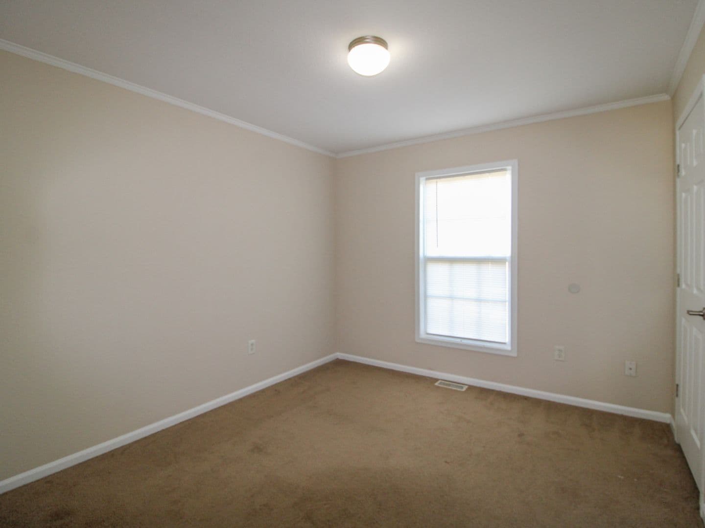 Pulaski Townhome: 124 Meadows Lane