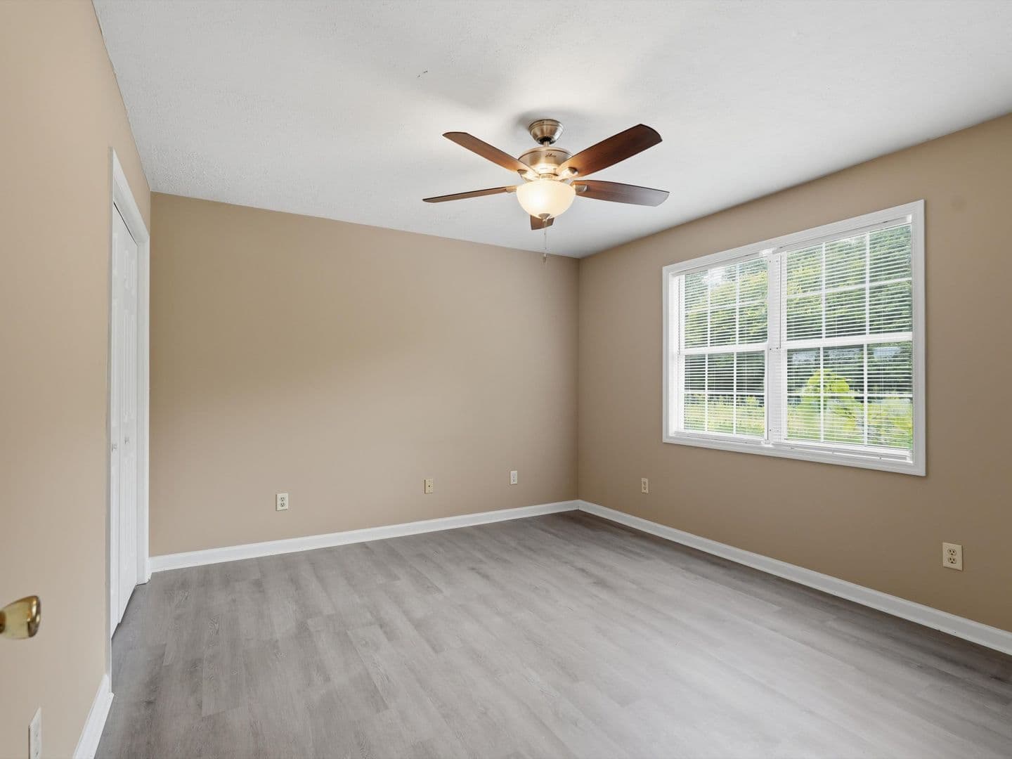 Athens House: 26990 Elkins Road Apartment G