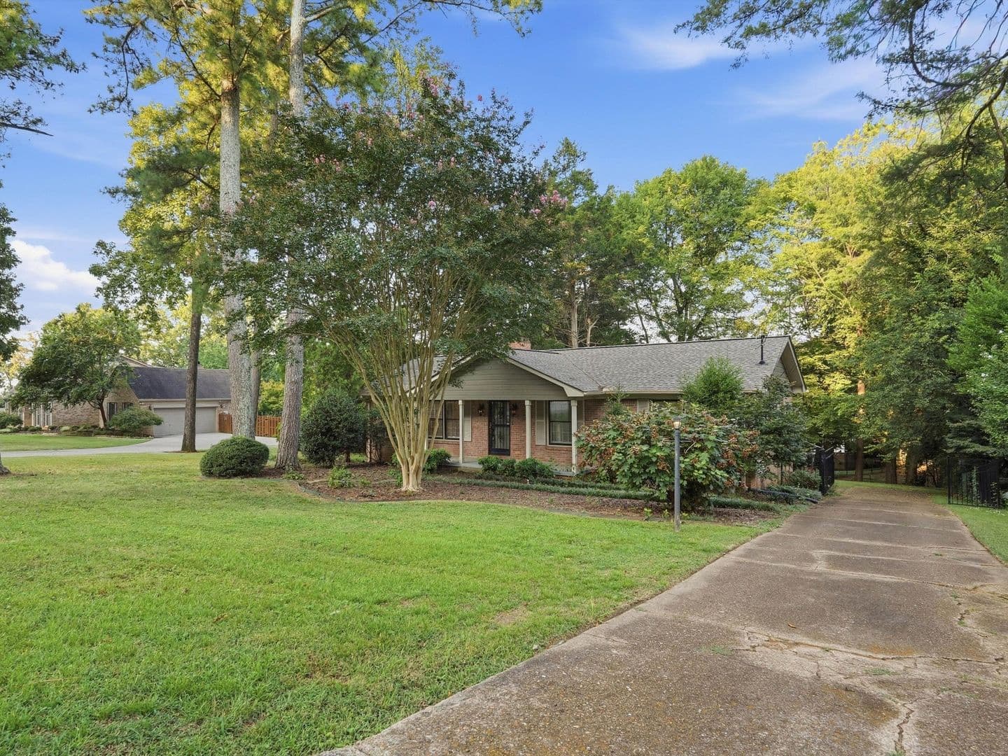 Huntsville House: 4006 Devon Street SE