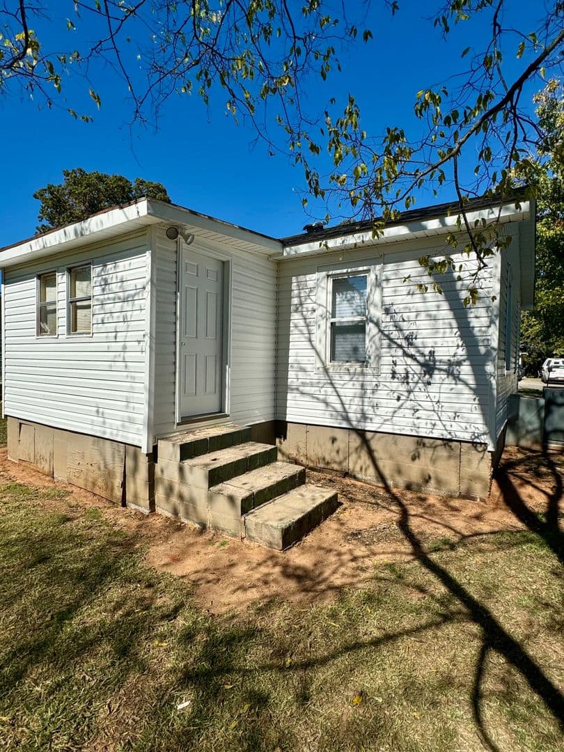 Athens House: 410 Chestnut Street