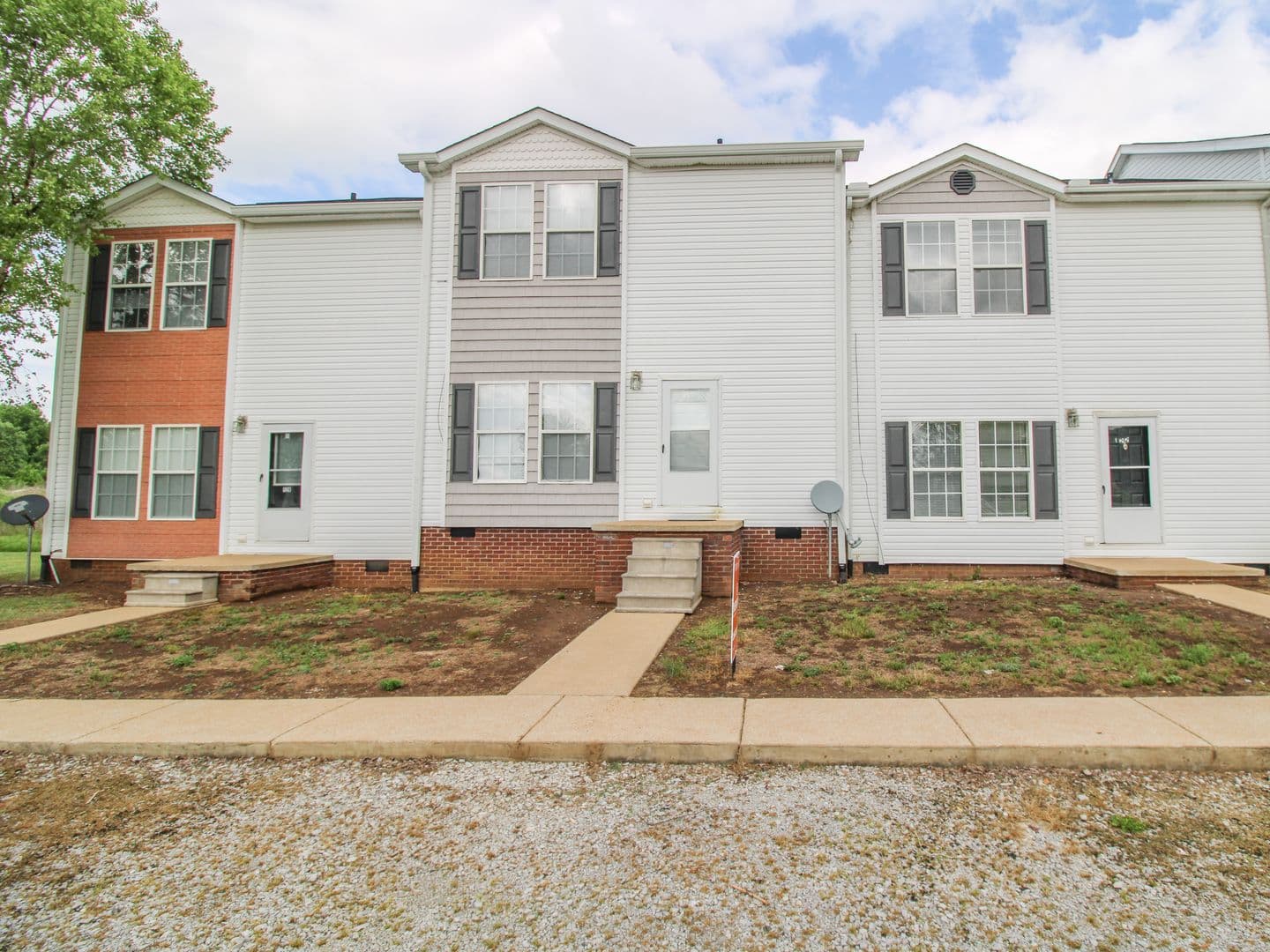 Pulaski Townhome: 122 Meadows Lane