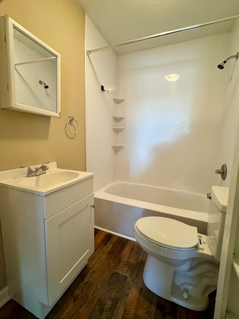 Athens House: 410 Chestnut Street
