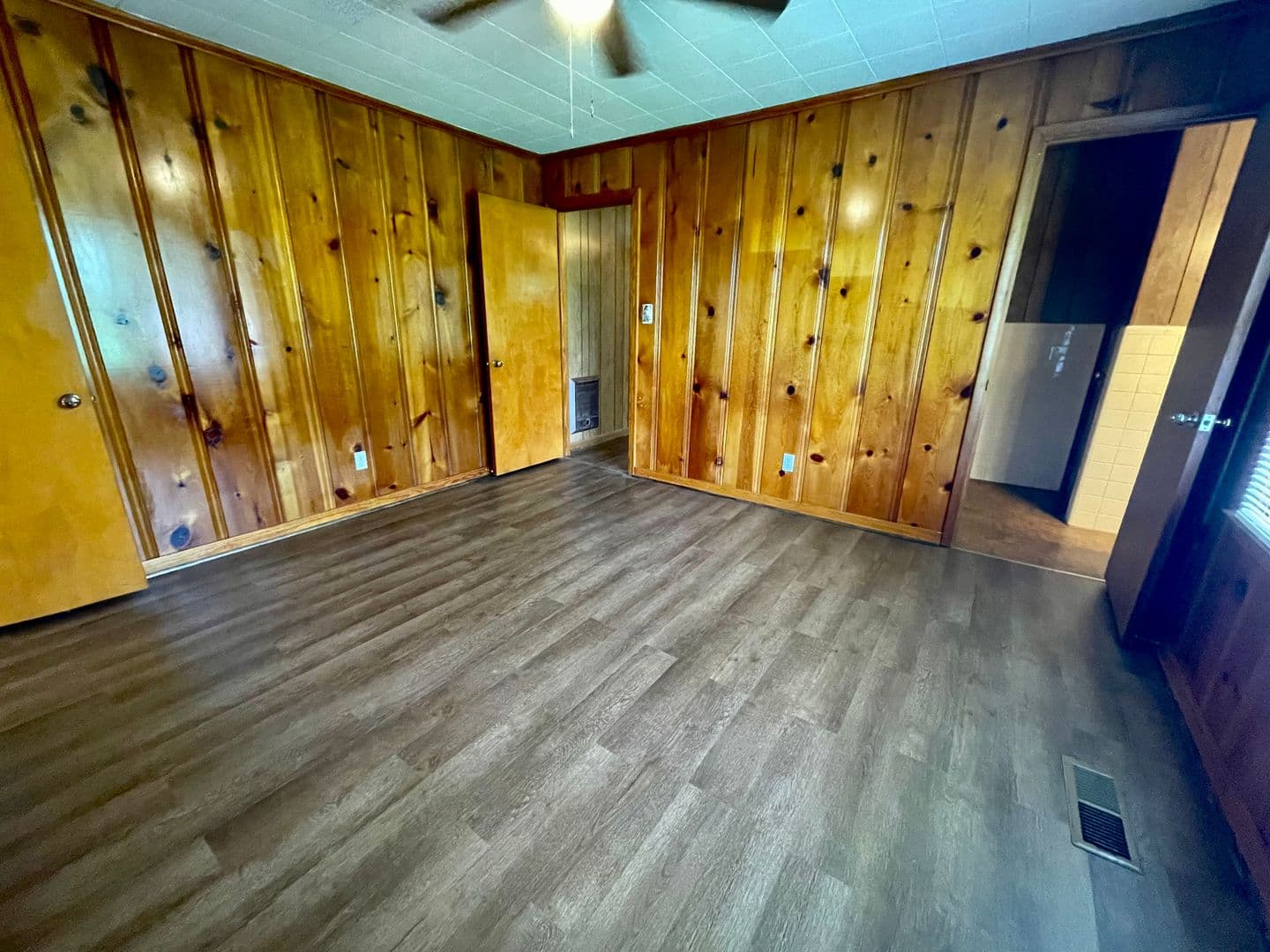 Athens House: 703 Meadowview Street