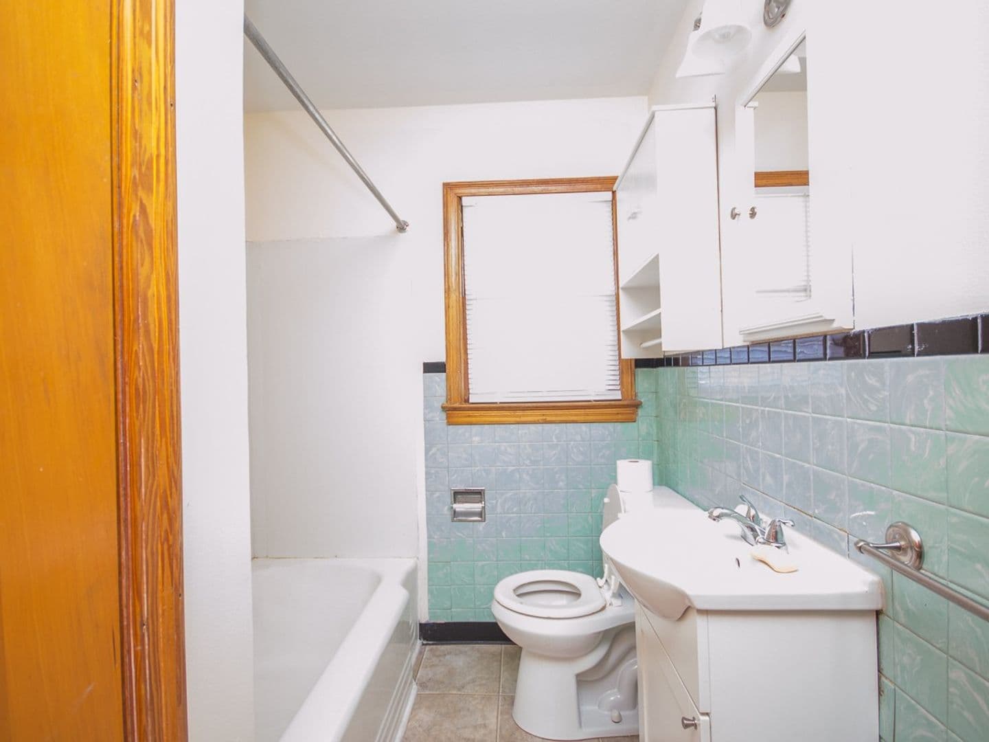 Athens House: 707 N Hine Street