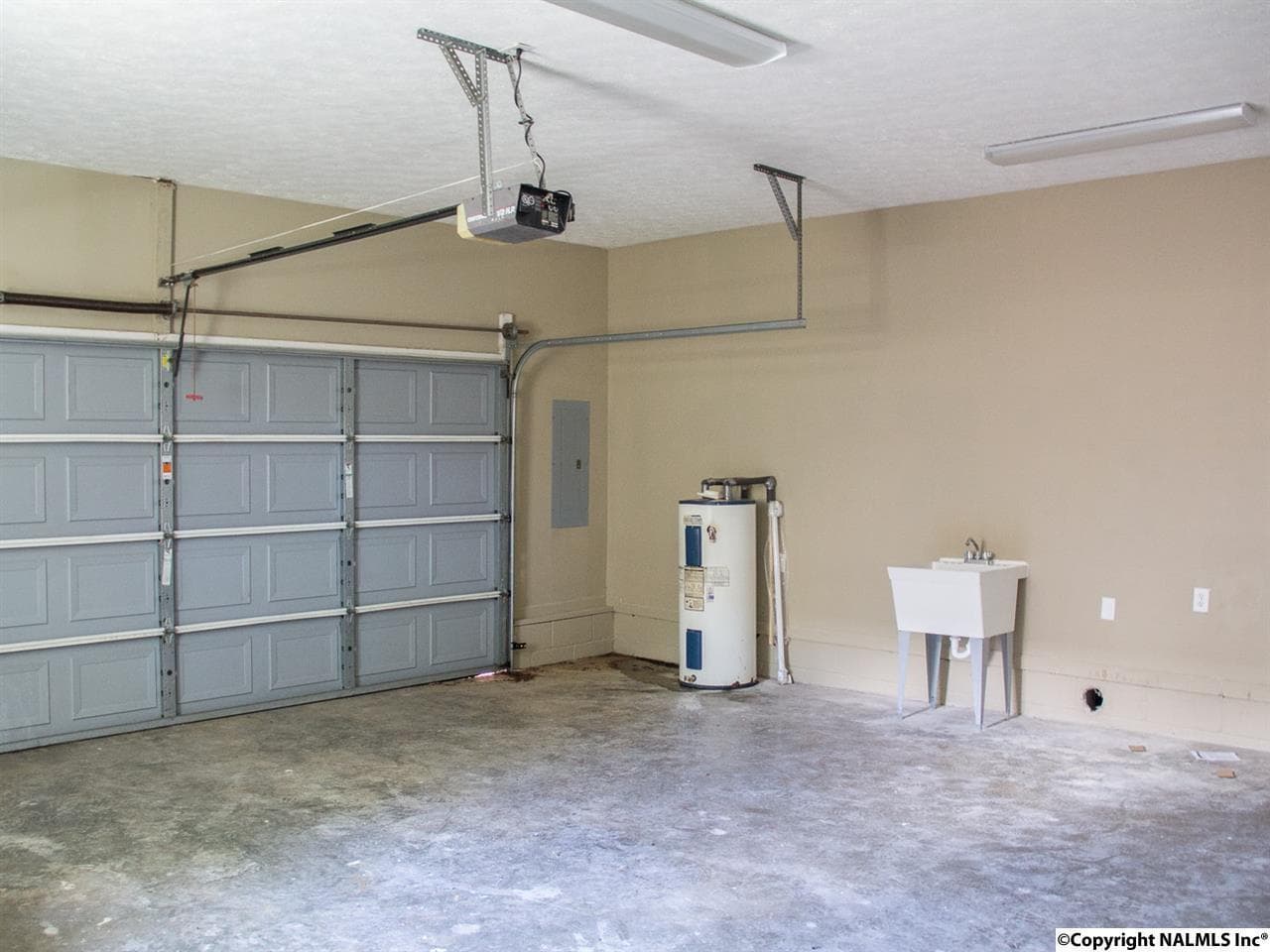 Athens House: 24120 Dee Drive