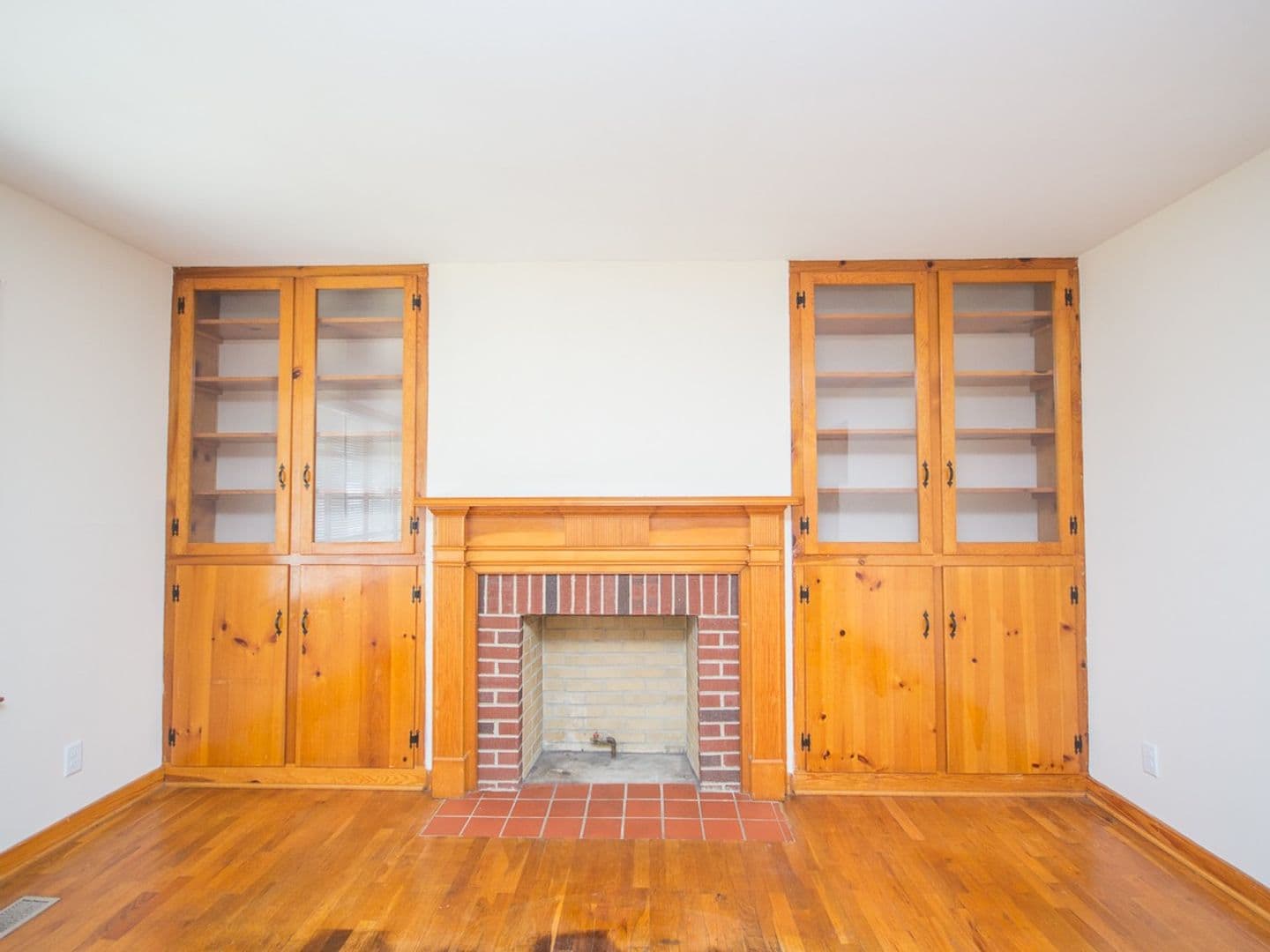 Athens House: 707 N Hine Street