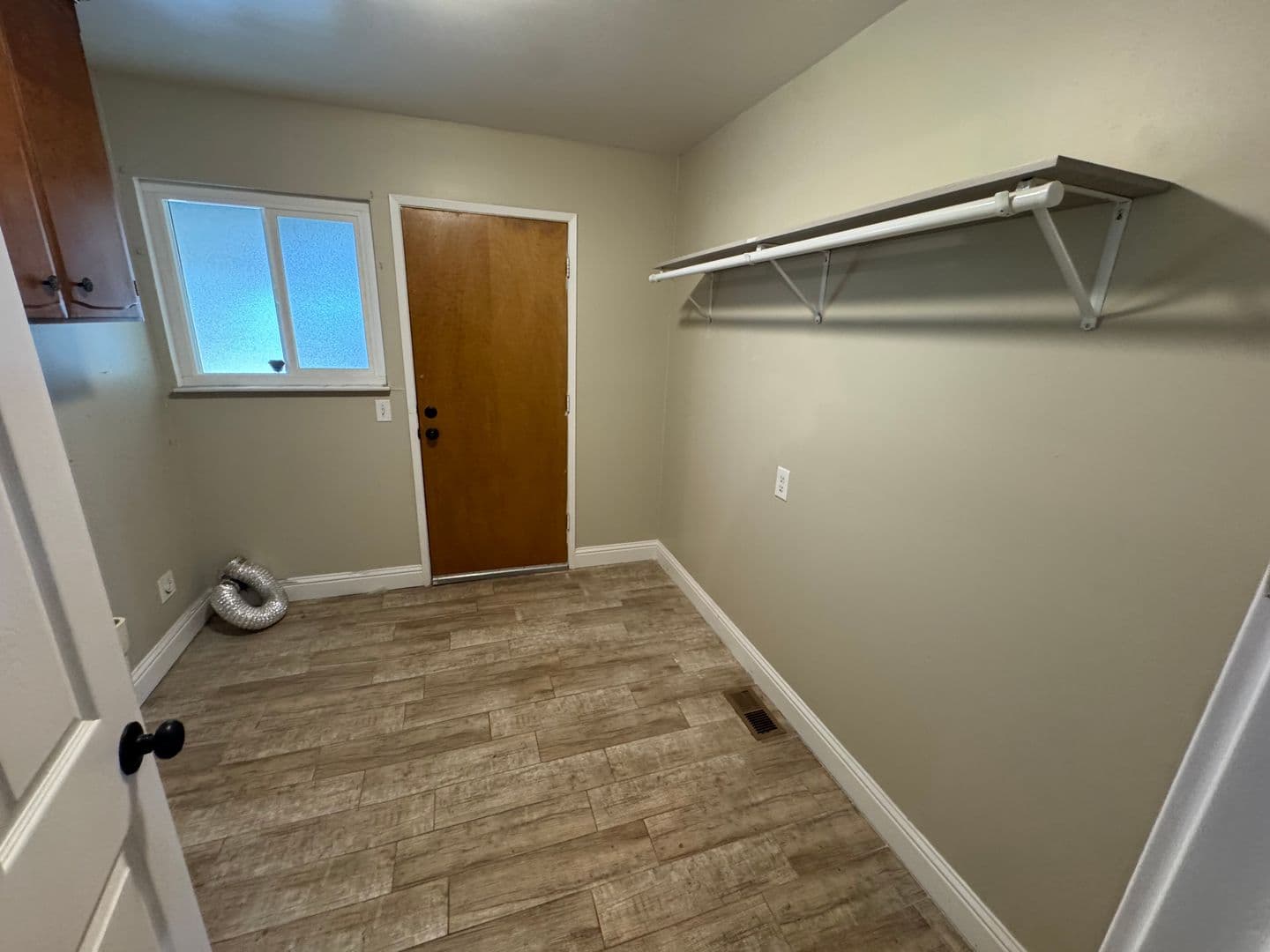 Dinuba House: 1061 E Millwood Drive