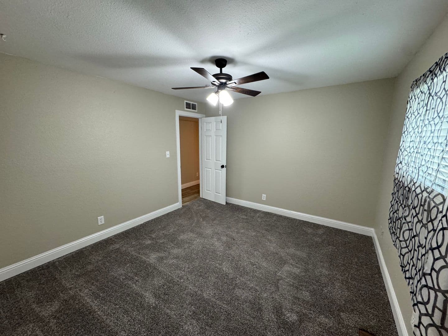 Dinuba House: 1061 E Millwood Drive