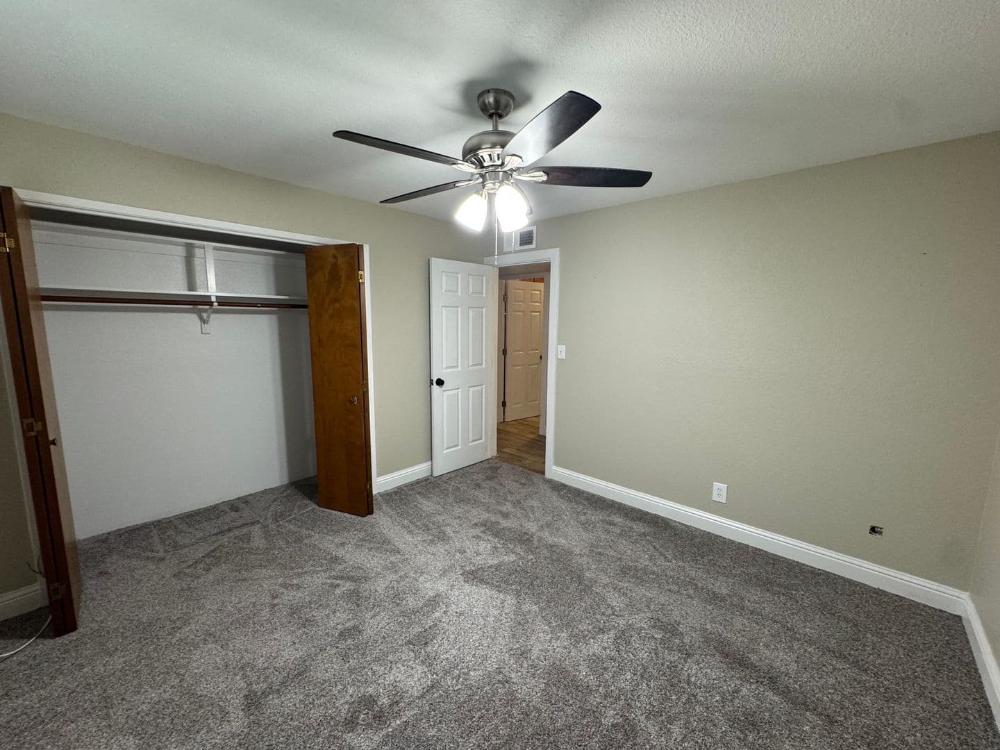 Dinuba House: 1061 E Millwood Drive