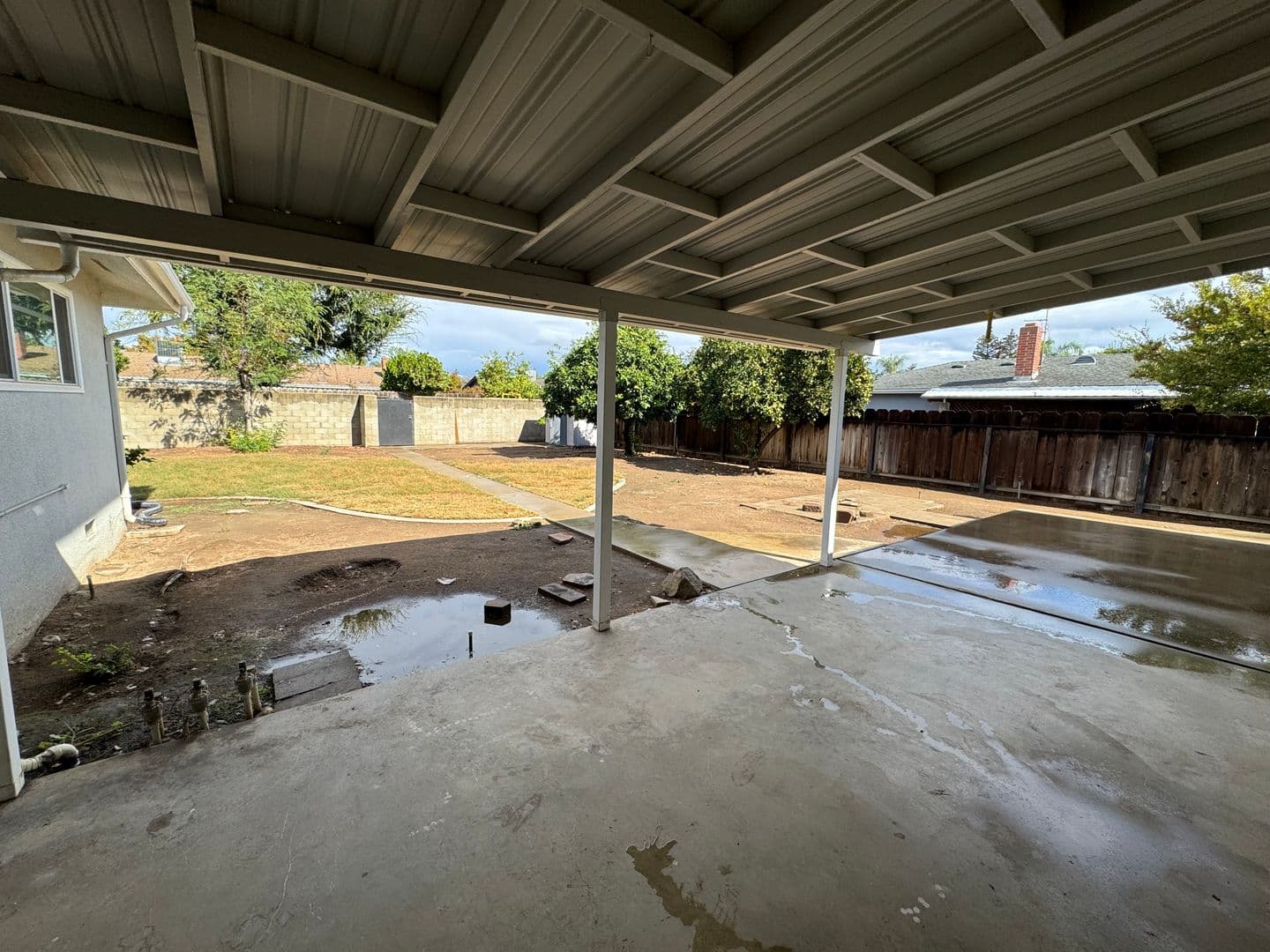 Dinuba House: 1061 E Millwood Drive