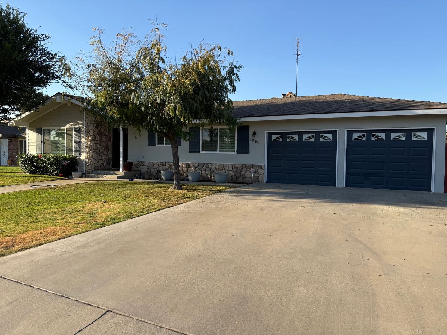 Dinuba House: 1061 E Millwood Drive