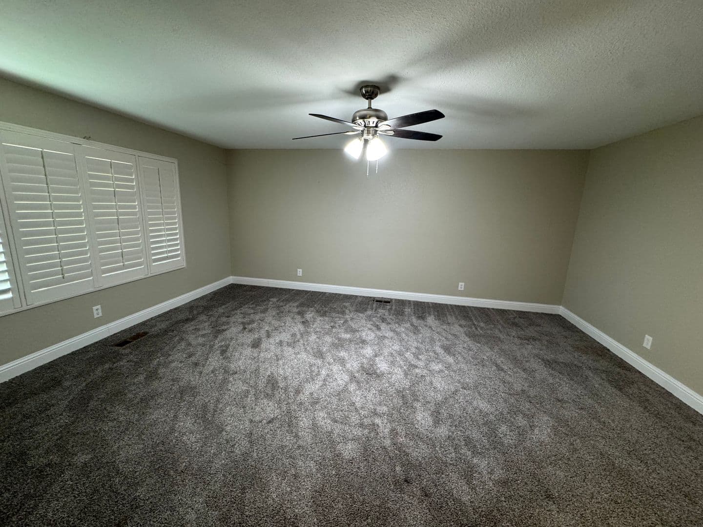 Dinuba House: 1061 E Millwood Drive