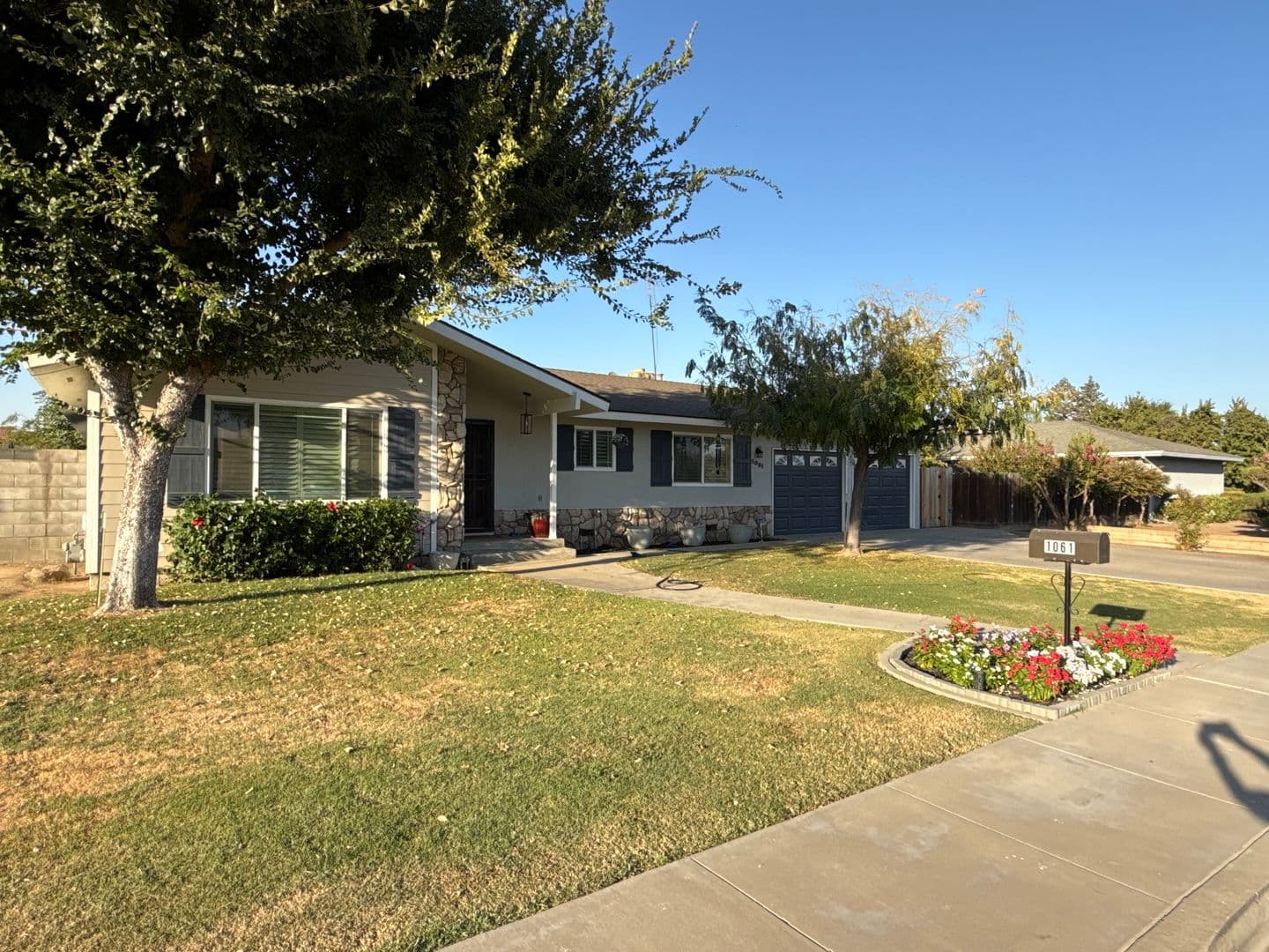 Dinuba House: 1061 E Millwood Drive