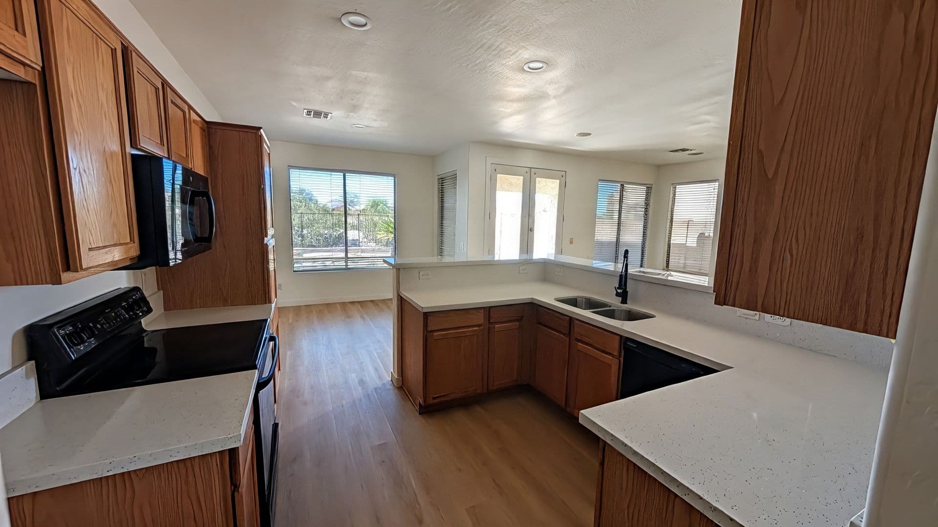 SAN TAN VALLEY House: 29810 N. LITTLE LEAF DR