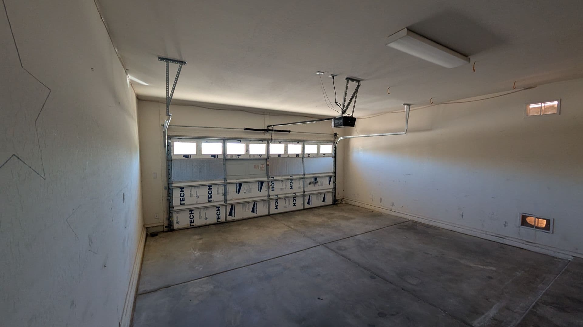 SAN TAN VALLEY House: 29810 N. LITTLE LEAF DR