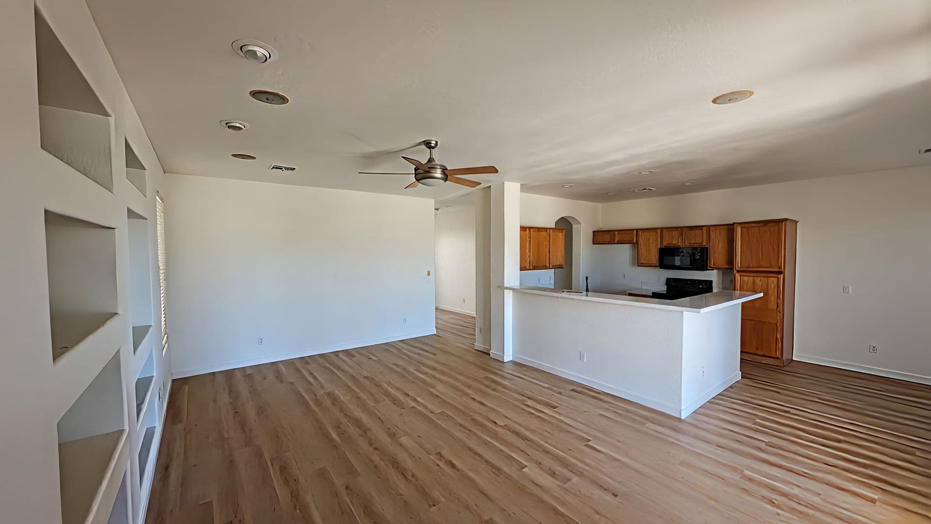 SAN TAN VALLEY House: 29810 N. LITTLE LEAF DR