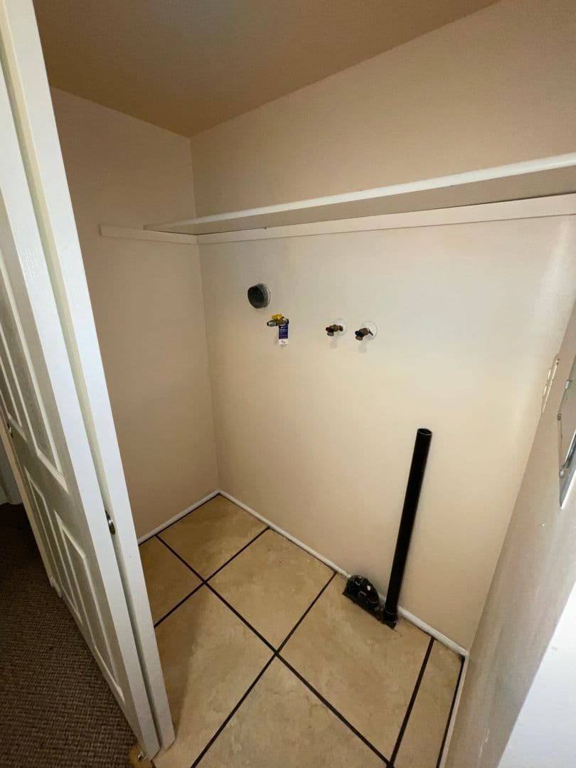 Philadelphia Apartment: 2830 Saxton Road