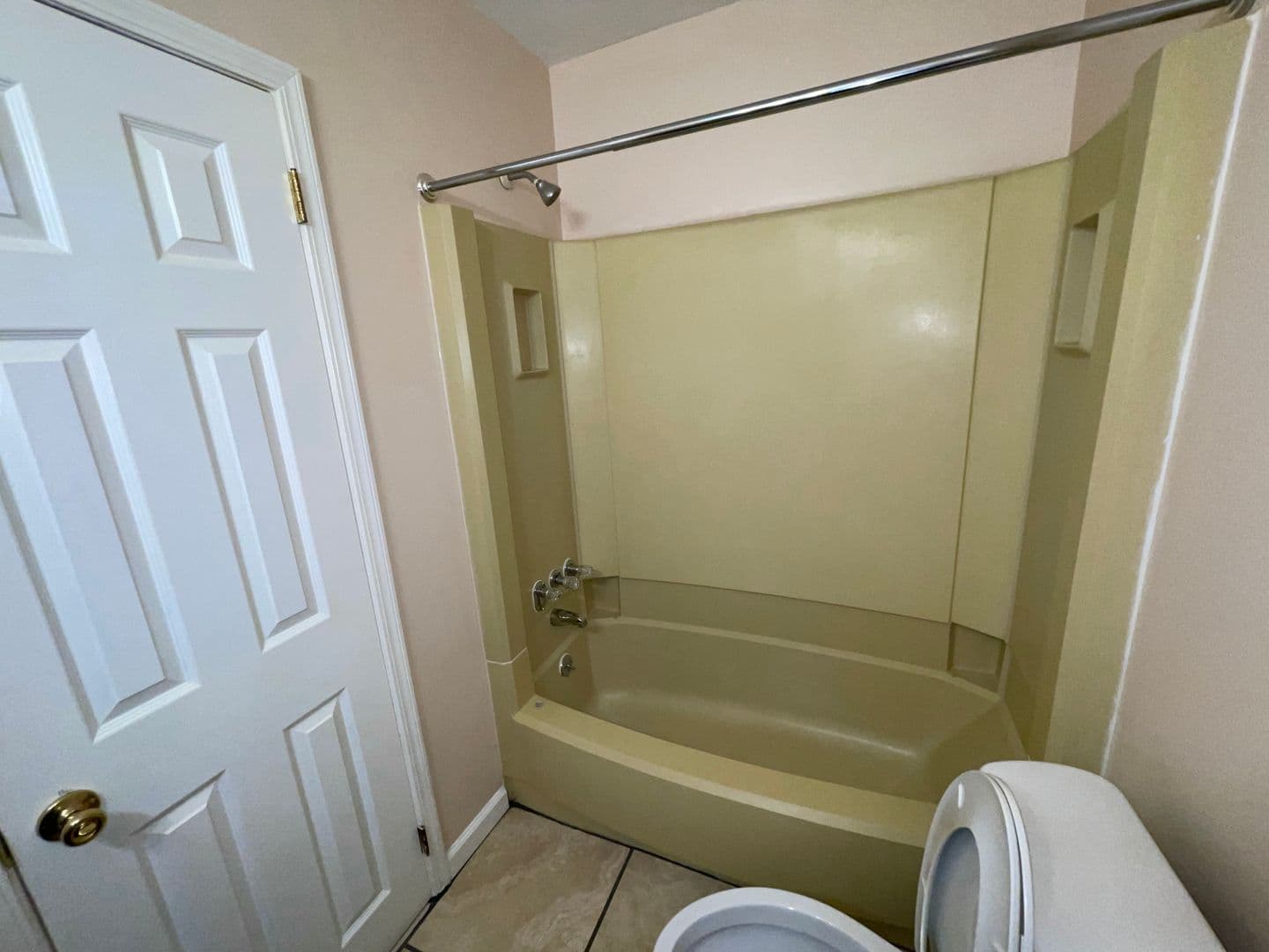 Philadelphia Apartment: 2830 Saxton Road