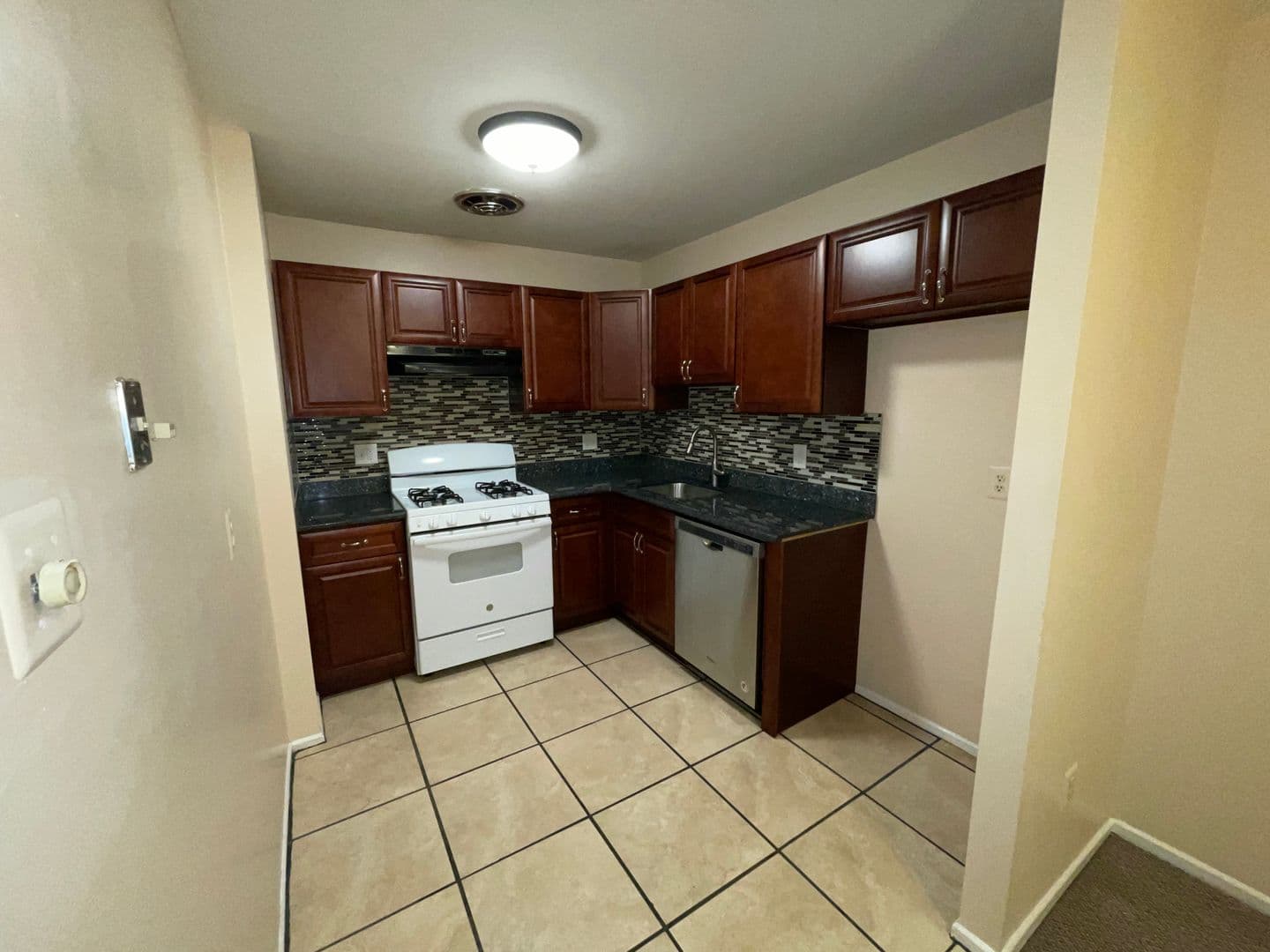 Philadelphia Apartment: 2830 Saxton Road