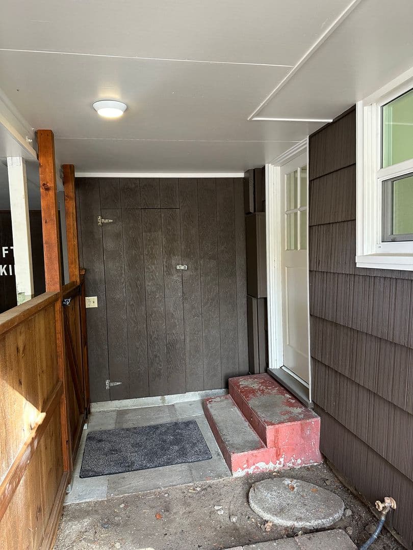 Eugene House: 2490 Alder St.