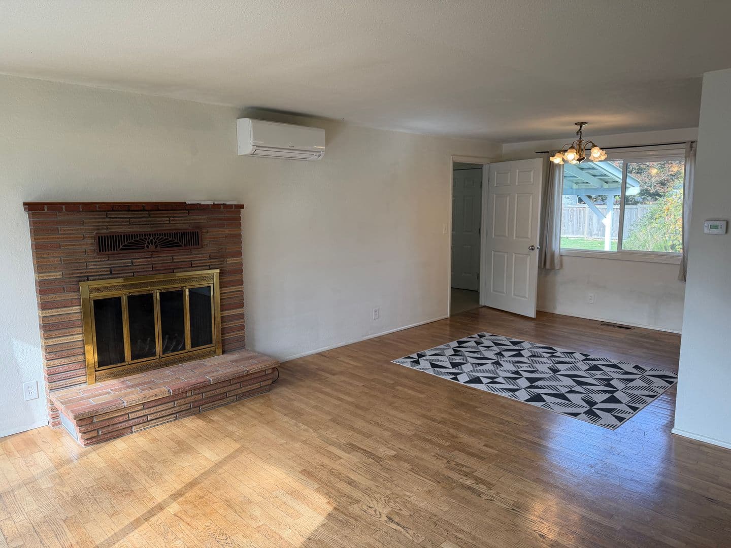 Eugene House: 3135 W 14th Ave