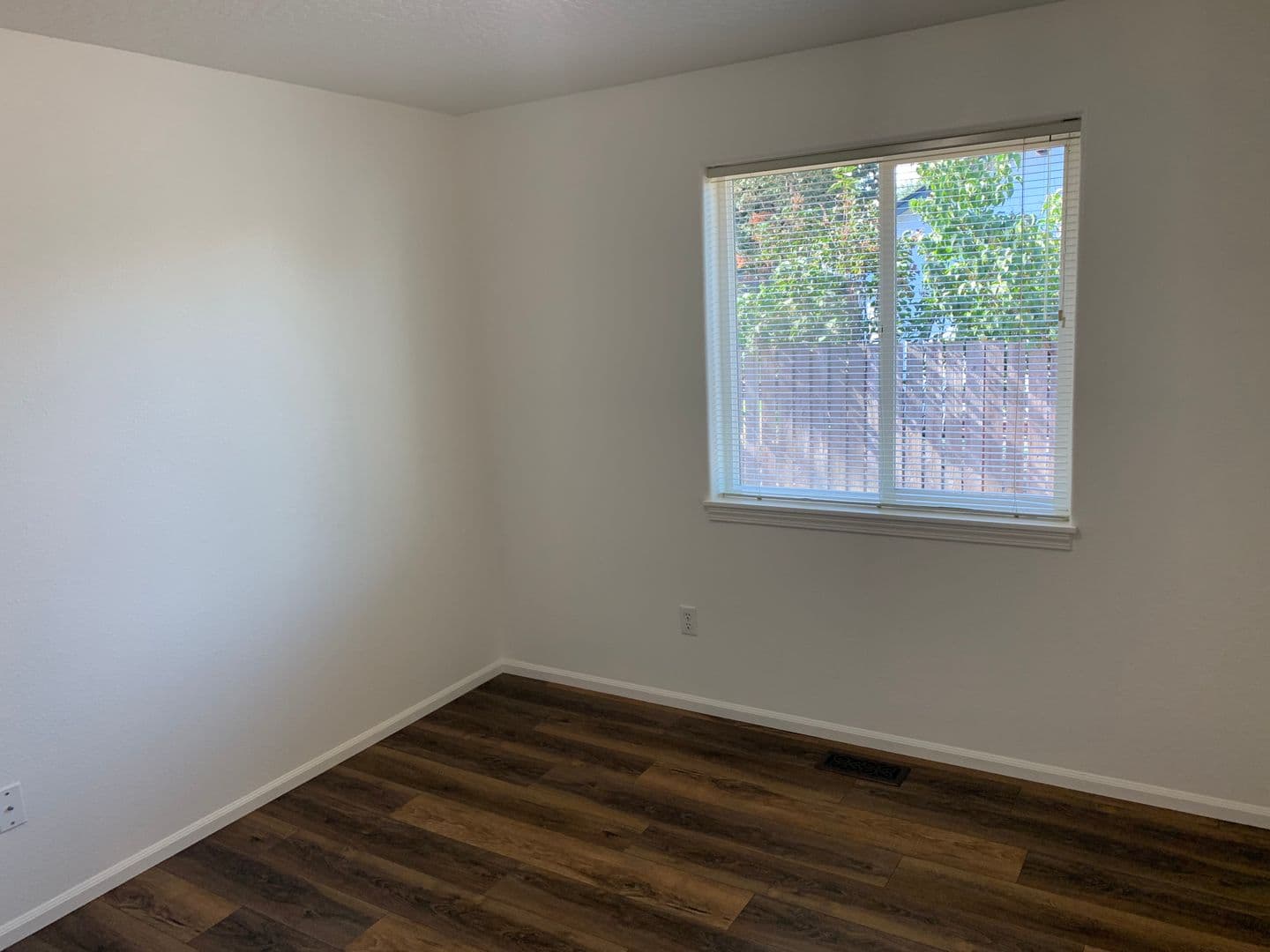 Creswell House: 115 Blue Jay Loop
