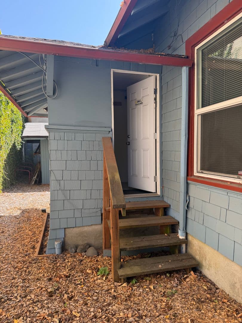 Eugene House: 245 West 13th Ave.