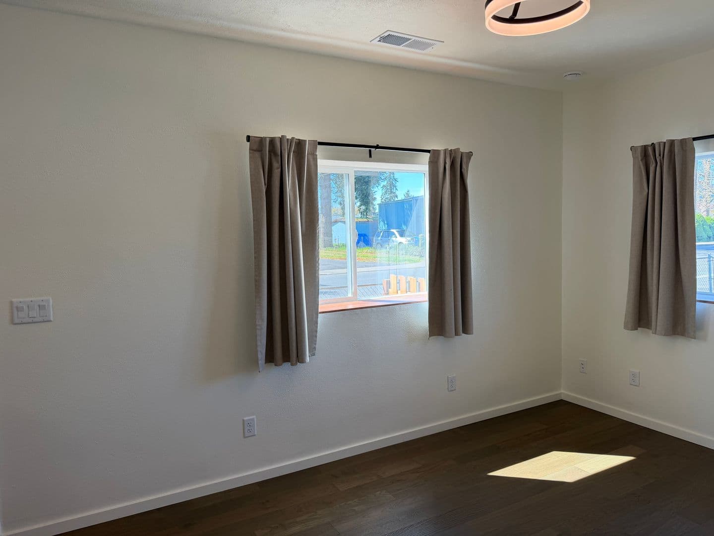Springfield House: 579 N 51st St