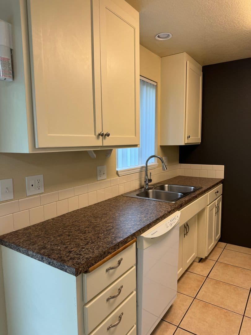 Springfield House: 4195 Glacier View Dr.