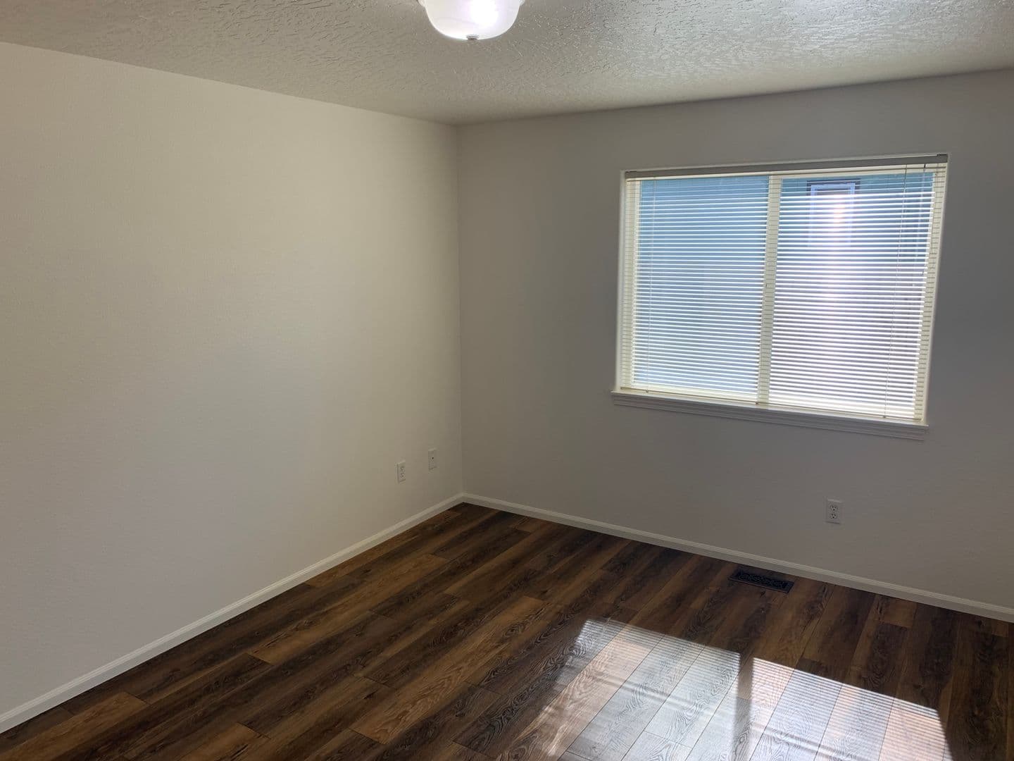 Creswell House: 115 Blue Jay Loop