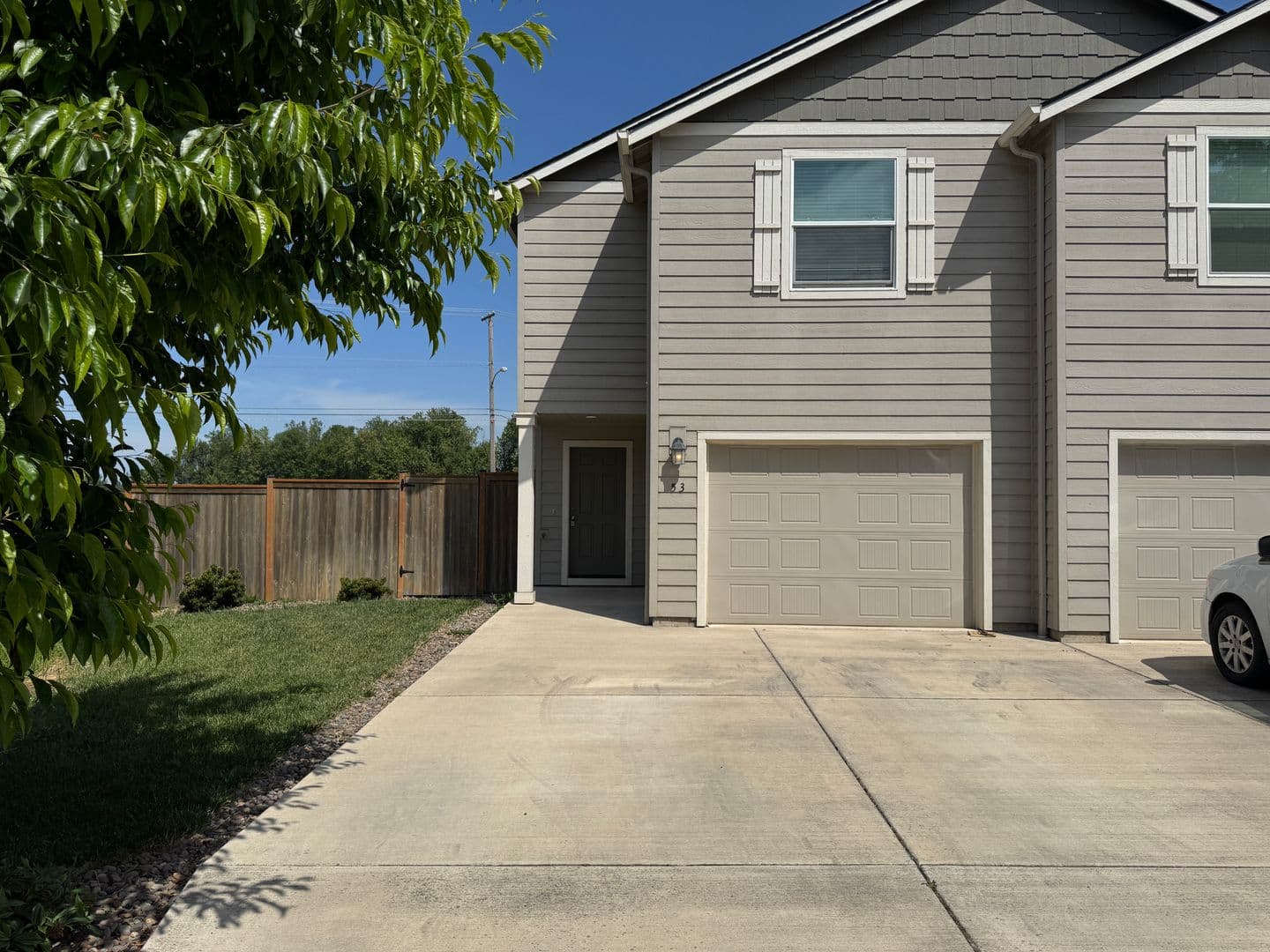 Eugene House: 53 Hillview Ln. 1