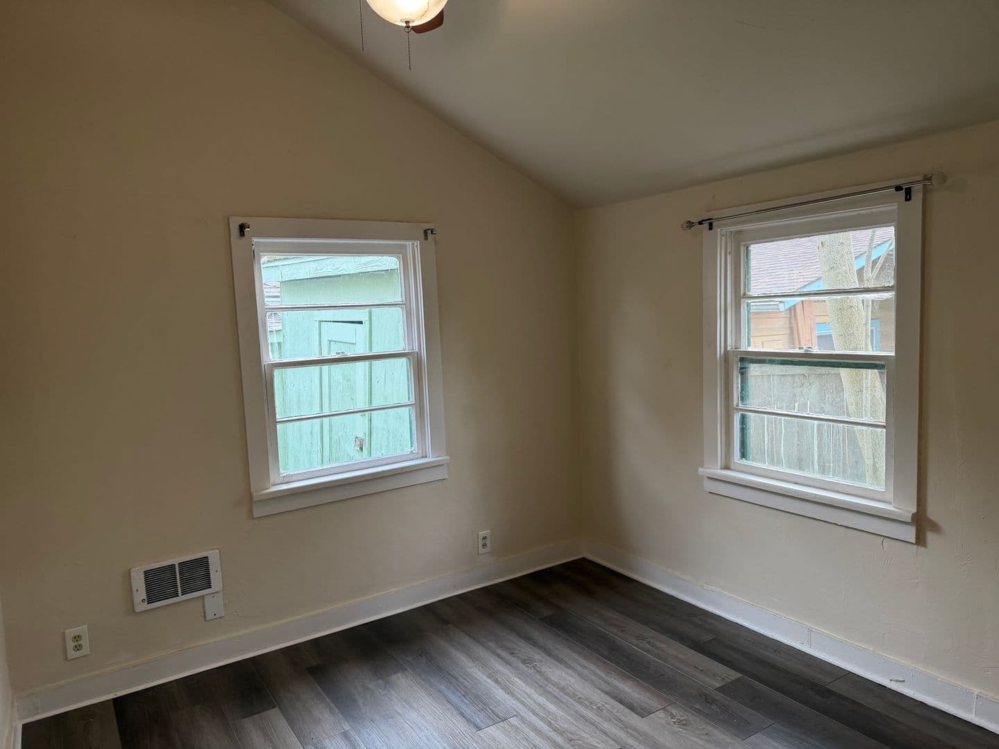 Eugene House: 1136 W 8th Ave
