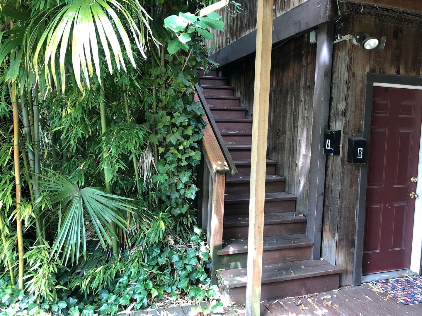 Eugene Apartment: 1873 Garden Ave.