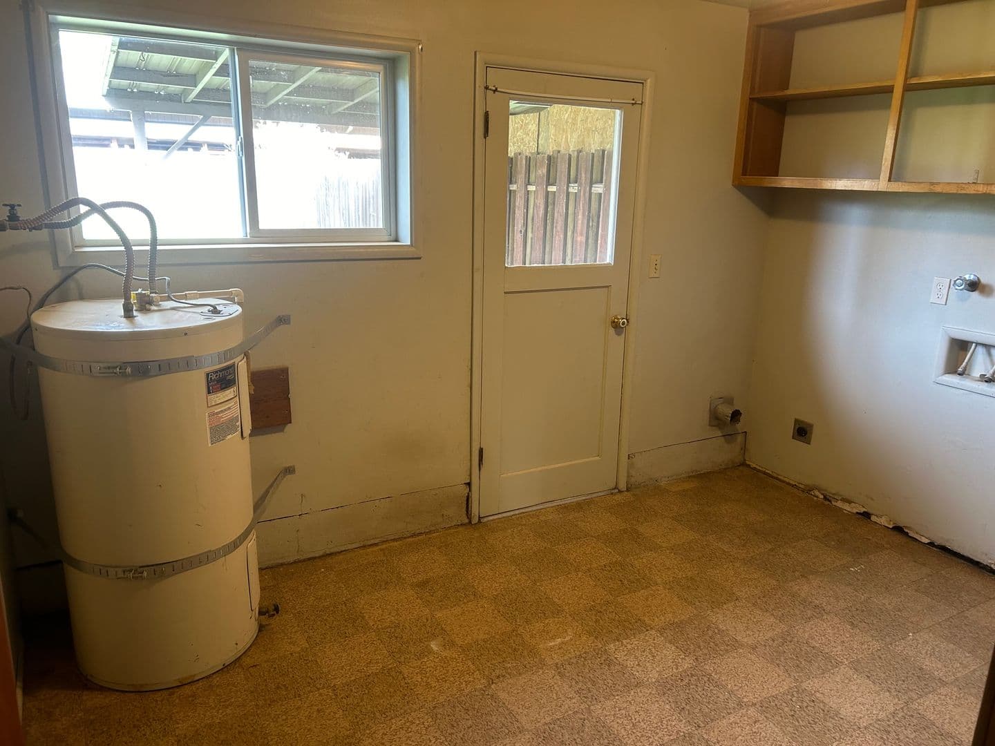 Eugene House: 875 Horn Ln