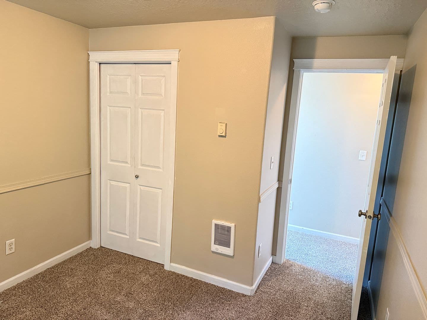 Springfield House: 5941 Aster St