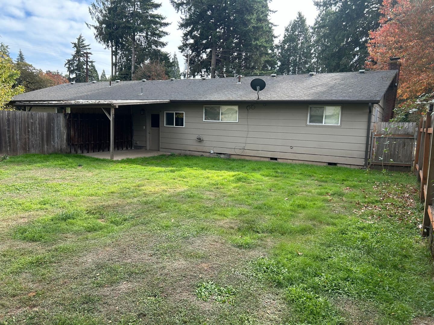 Eugene House: 875 Horn Ln