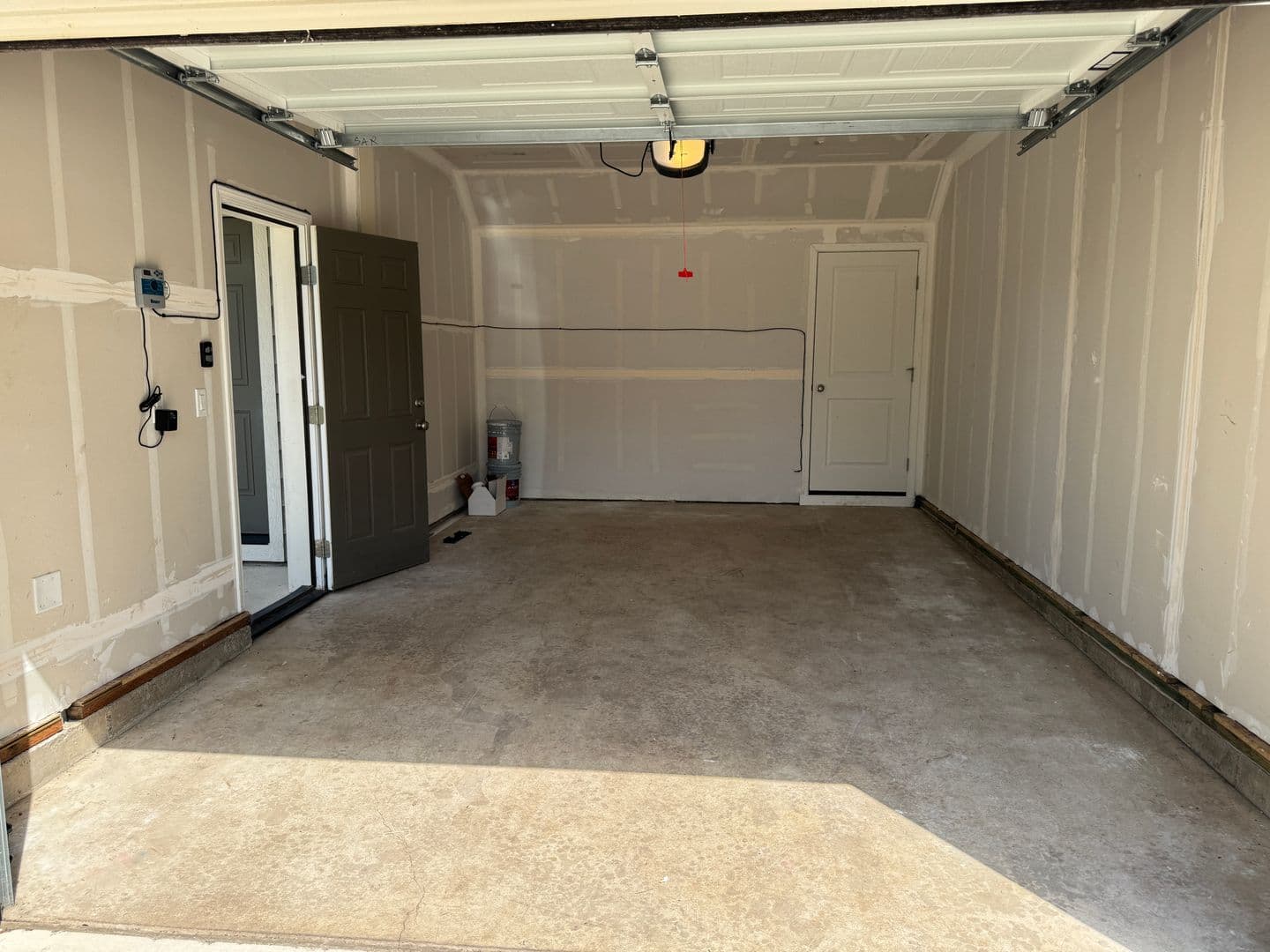 Eugene House: 53 Hillview Ln. 1