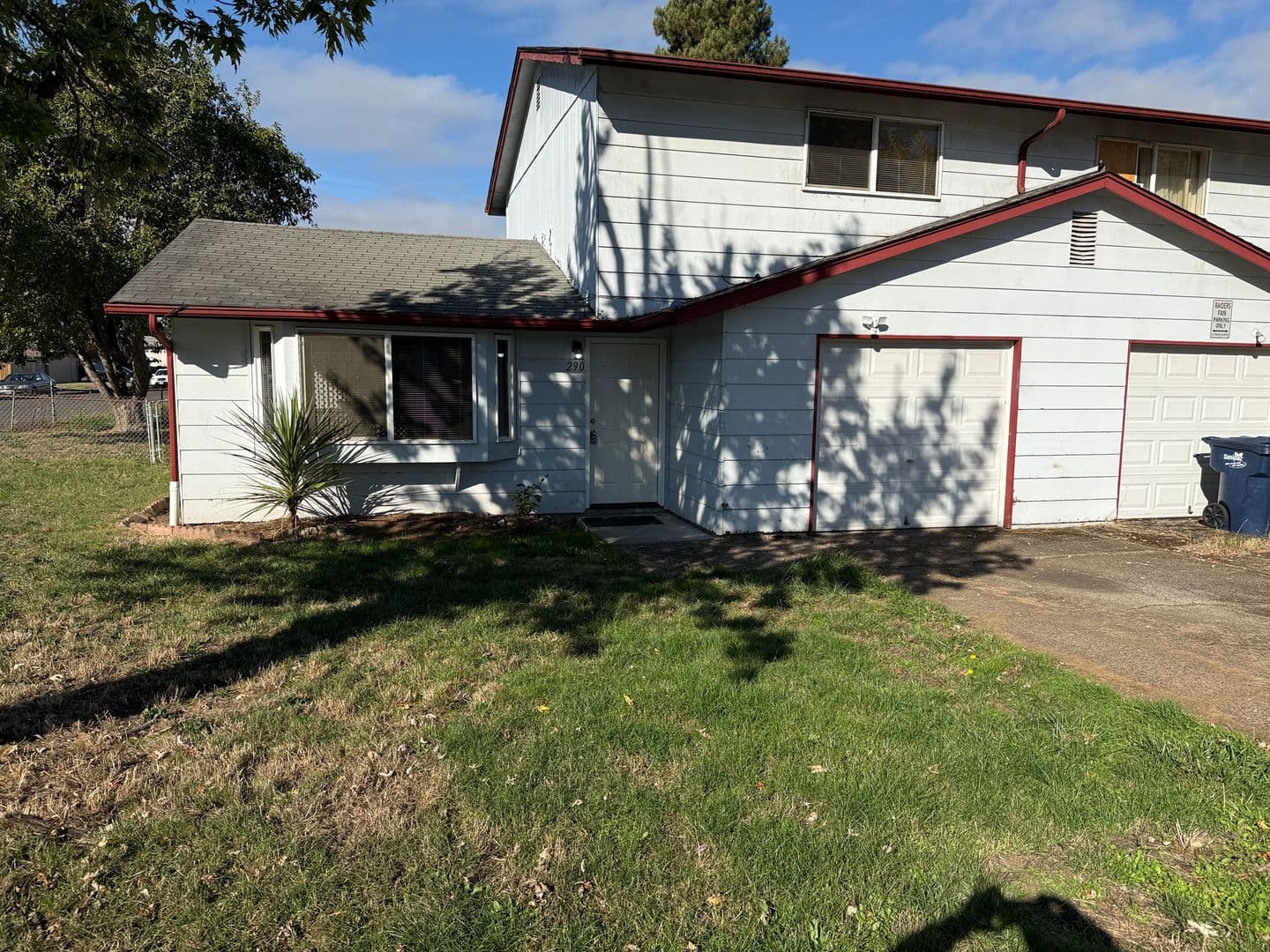 Springfield House: 290 S. 41st Pl.
