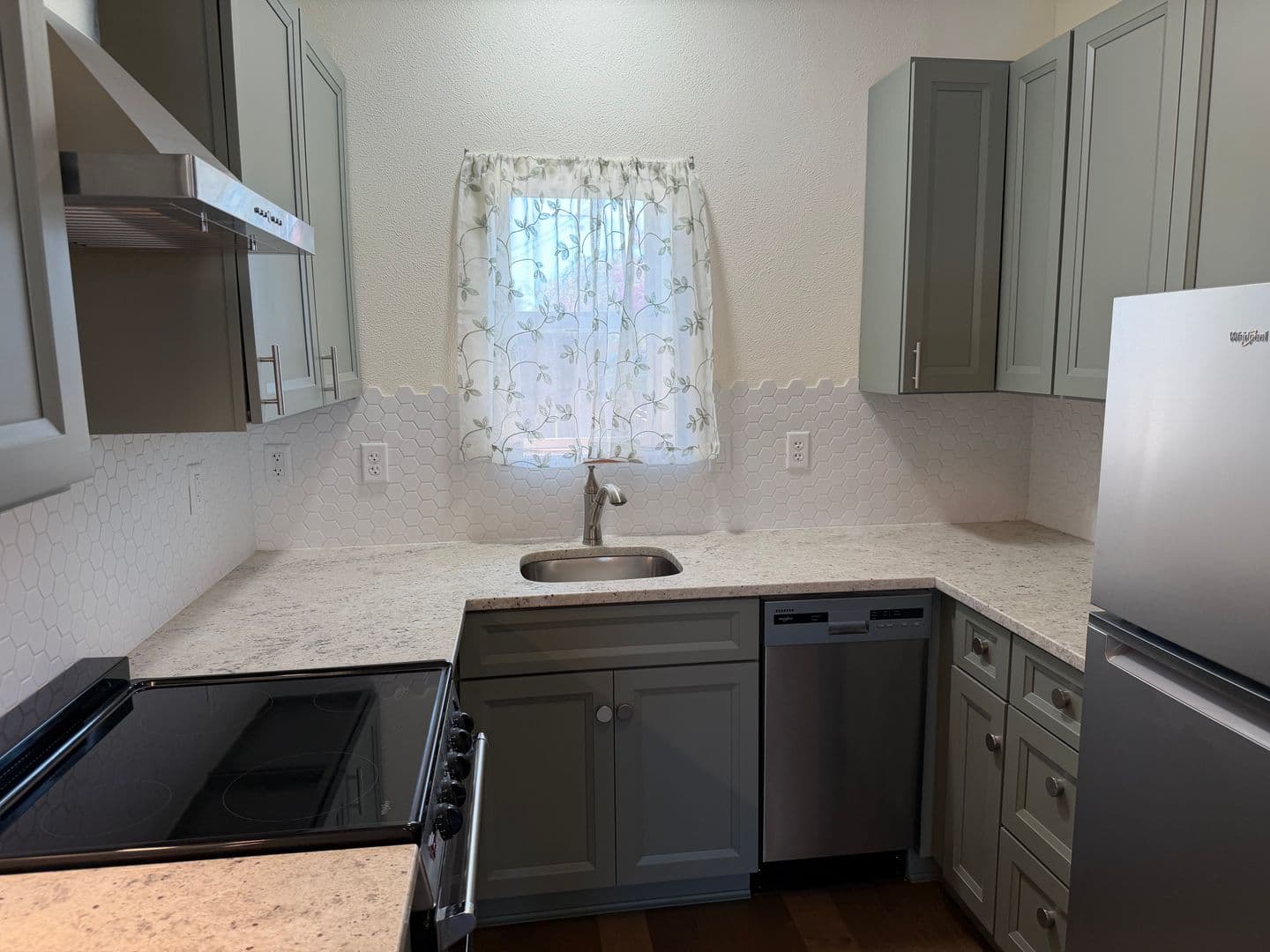 Springfield House: 579 N 51st St